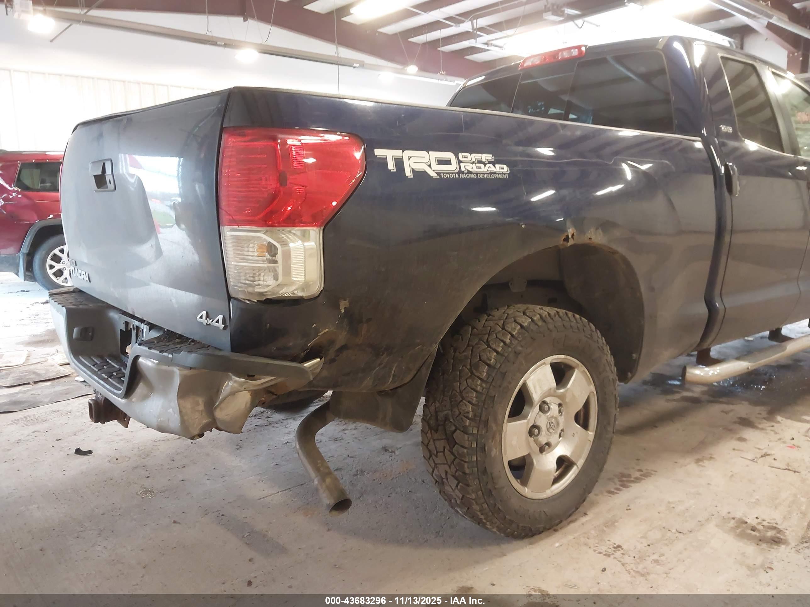 TOYOTA TUNDRA image 6