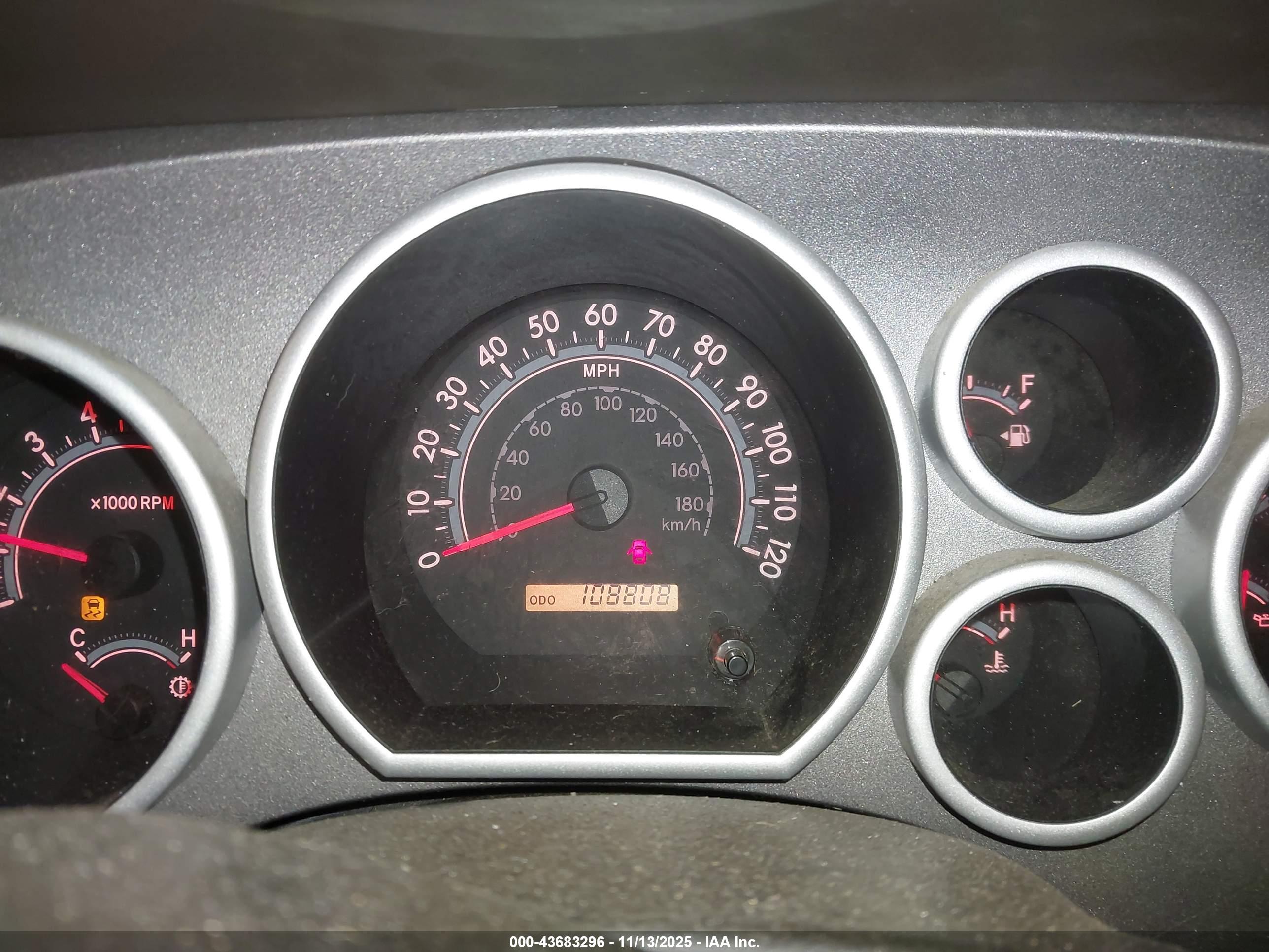 TOYOTA TUNDRA image 7
