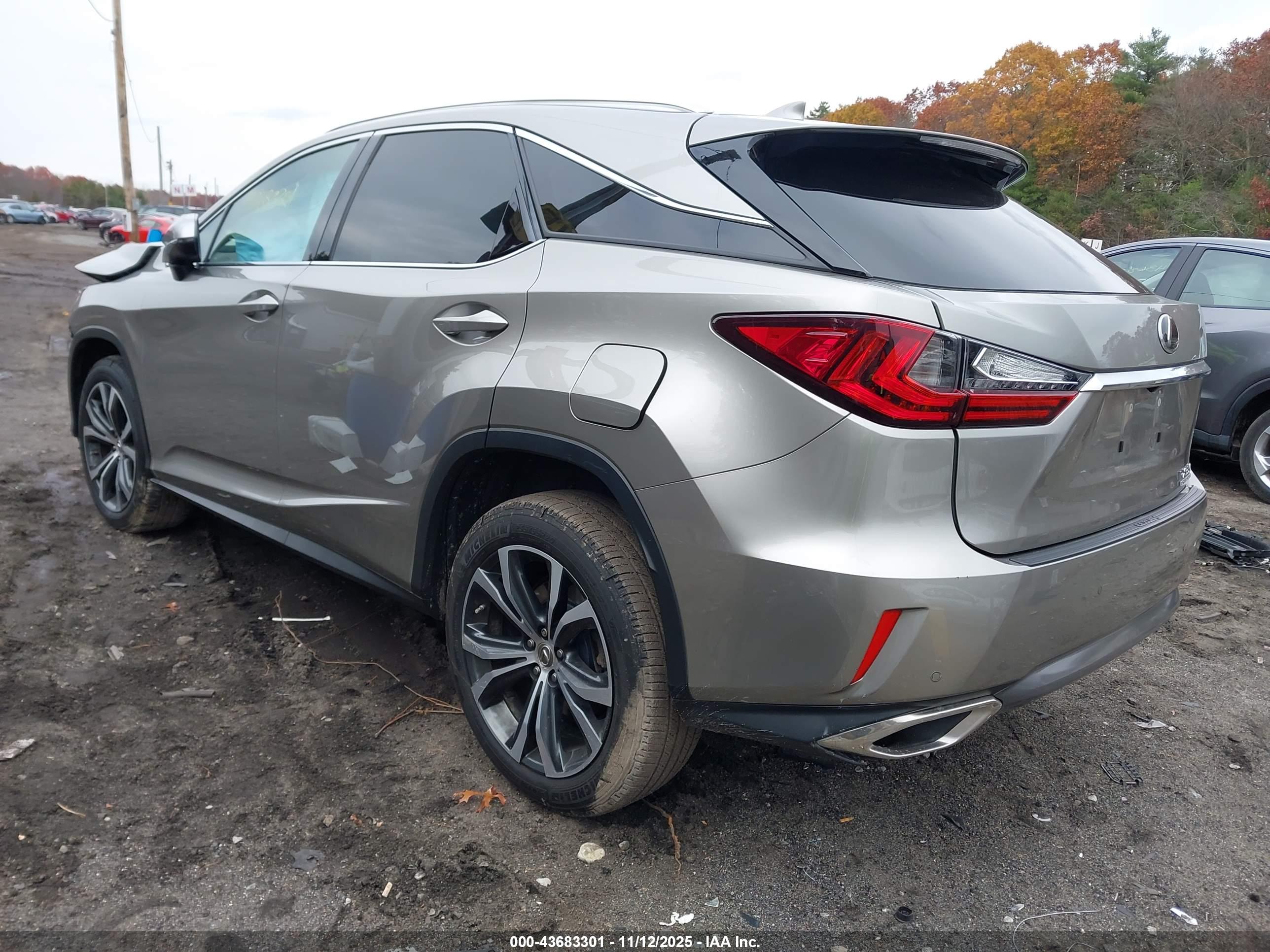 LEXUS RX image 3