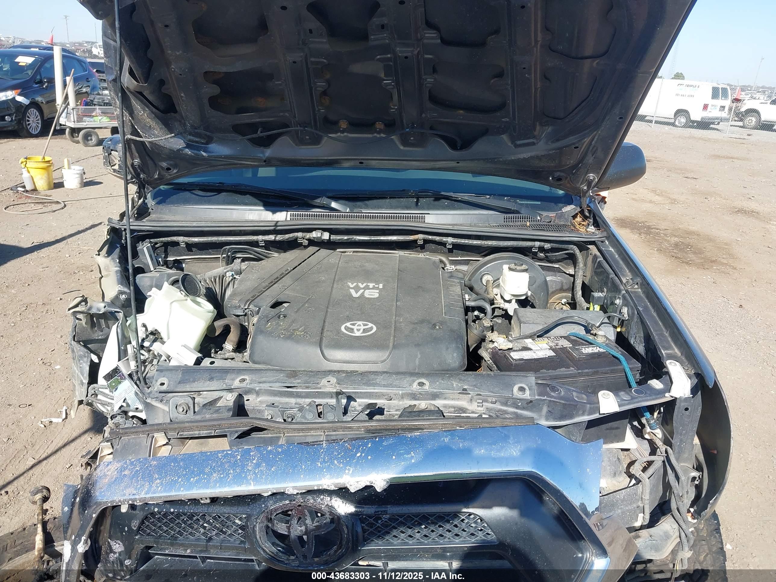 TOYOTA TACOMA image 10