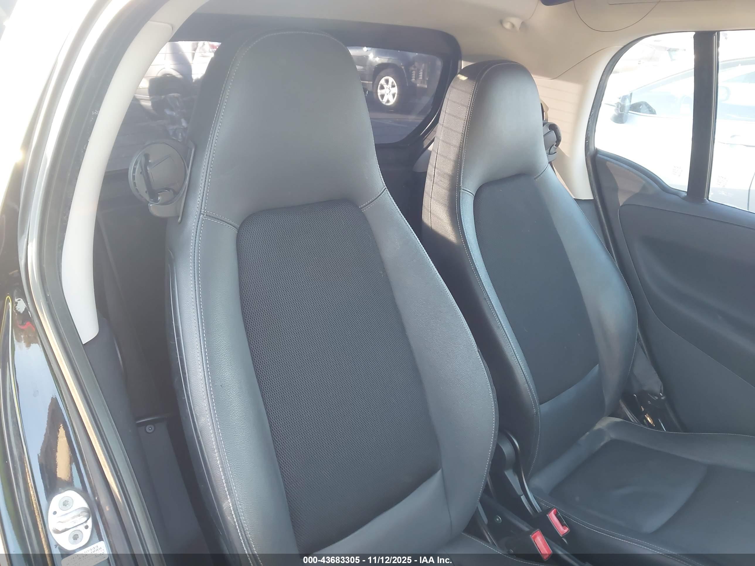 SMART FORTWO image 8