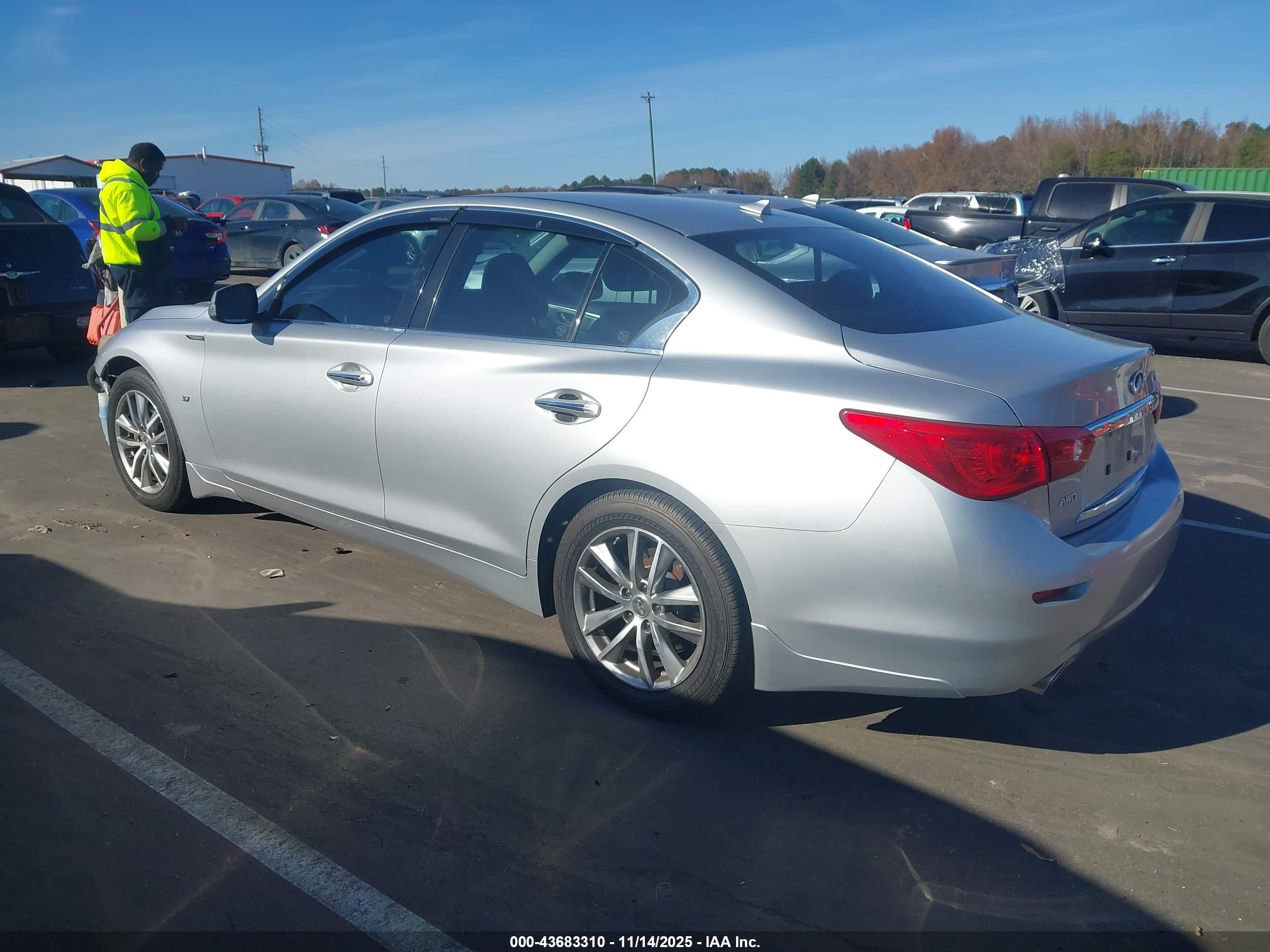 INFINITI Q50 image 3