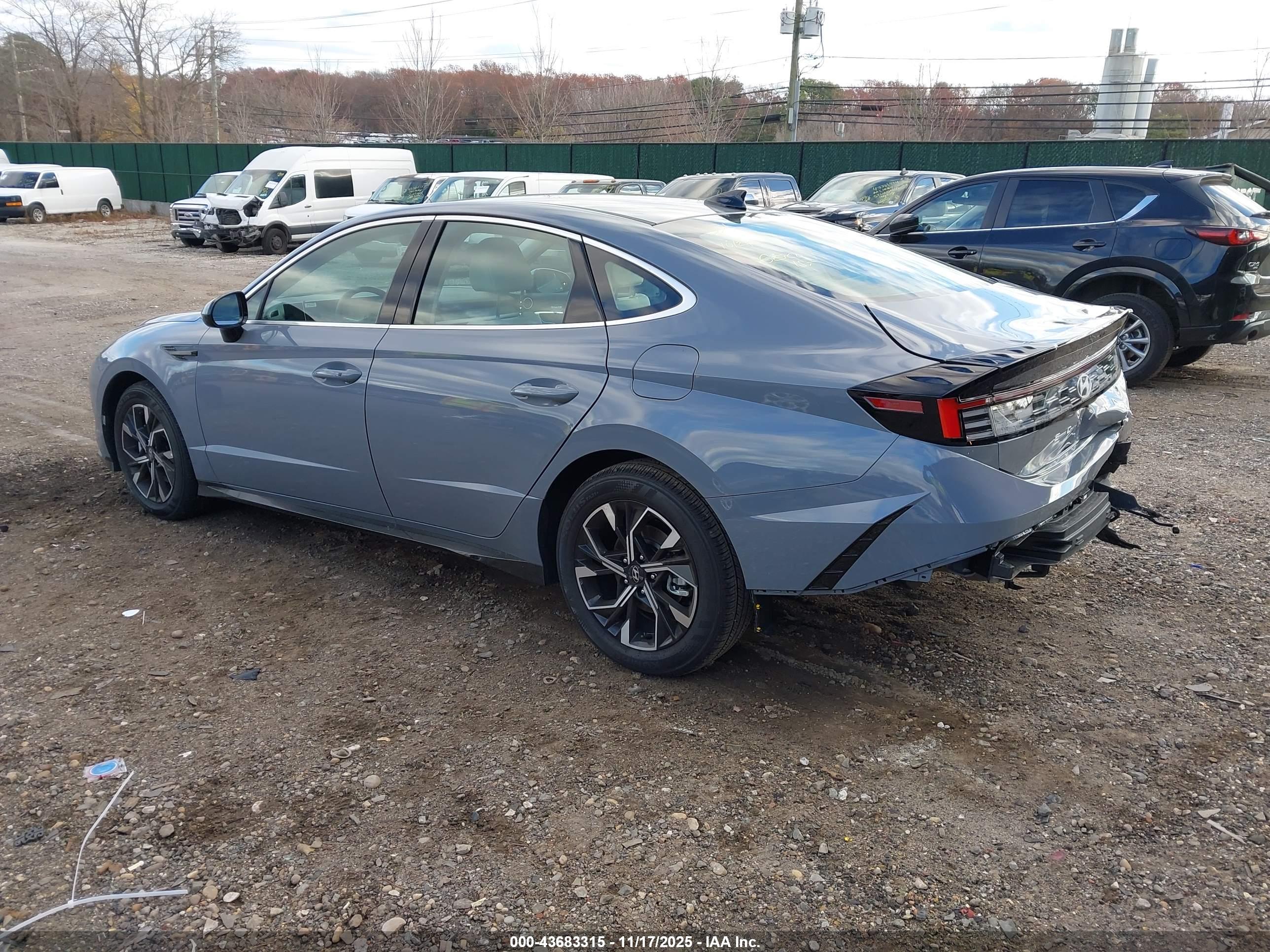 HYUNDAI SONATA image 3