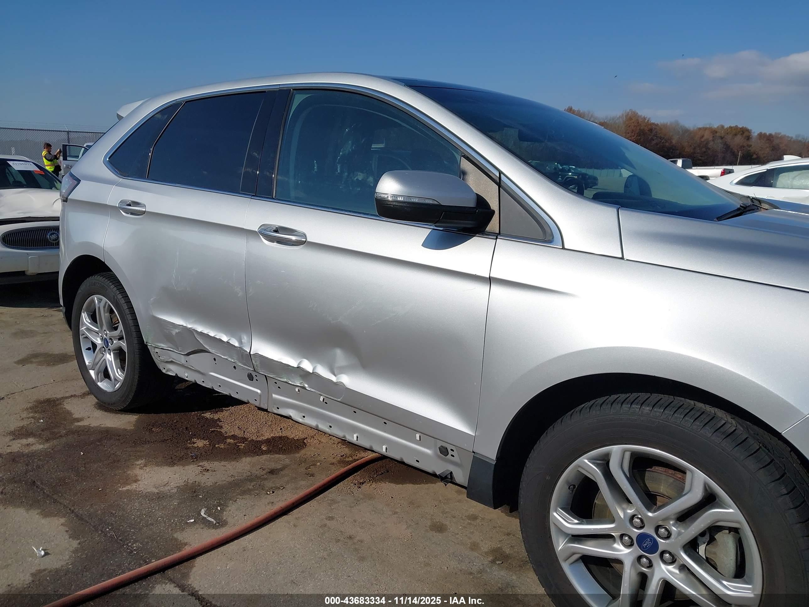 FORD EDGE image 6