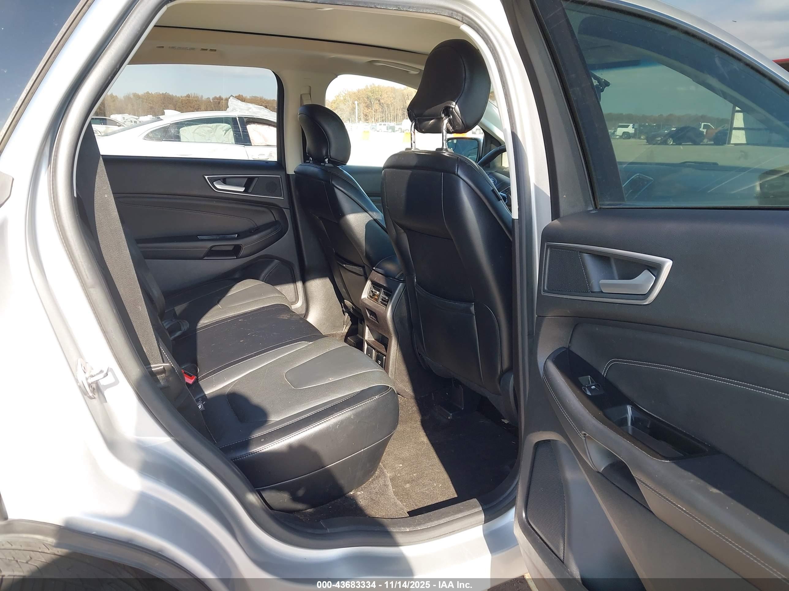 FORD EDGE image 8