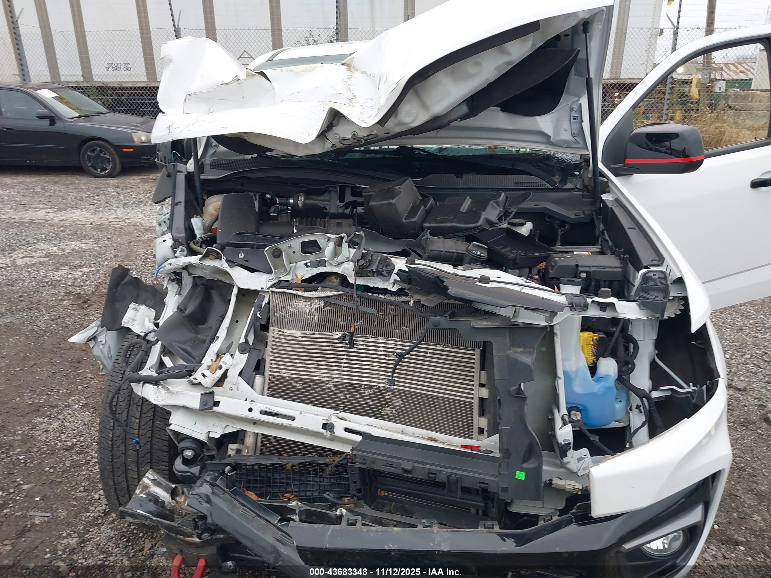 CHEVROLET COLORADO image 10