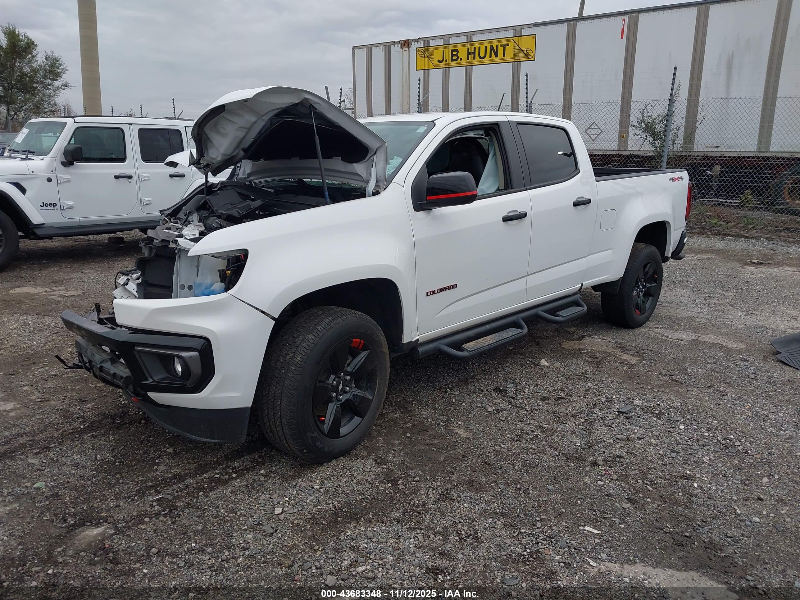 CHEVROLET COLORADO image 2