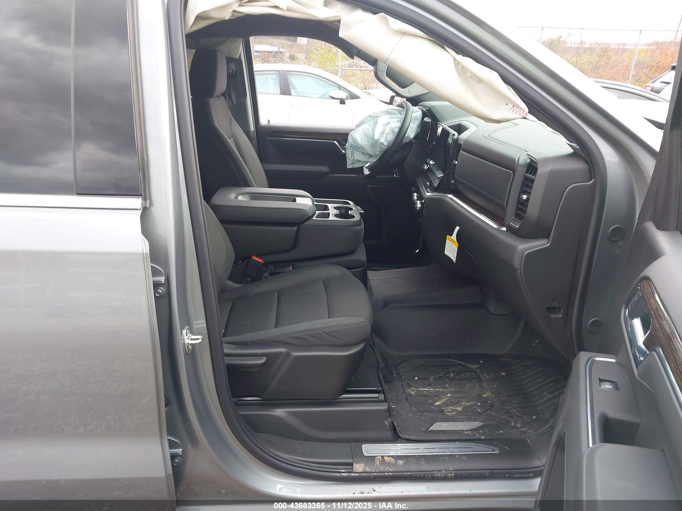 GMC SIERRA image 5