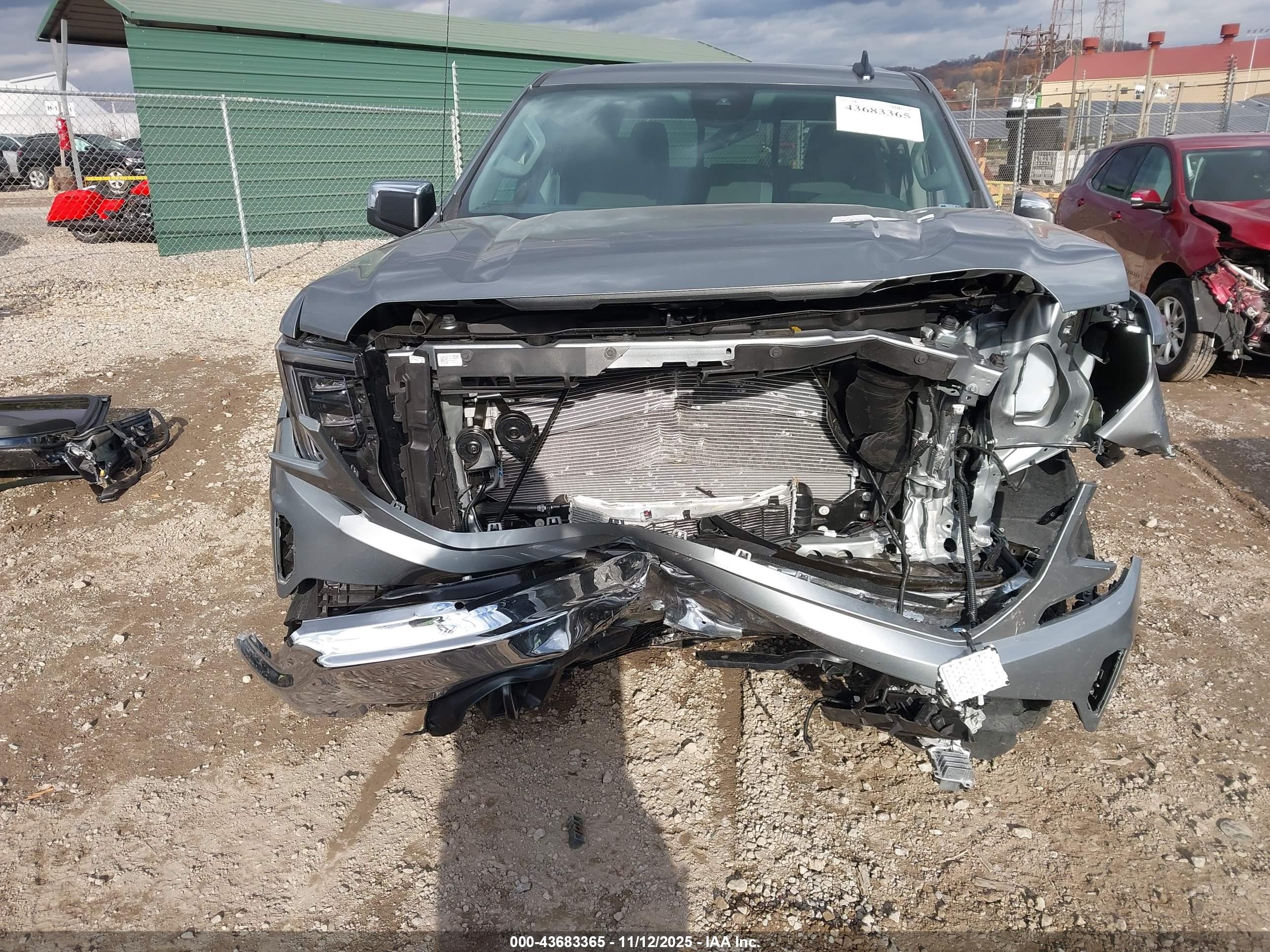 GMC SIERRA image 6