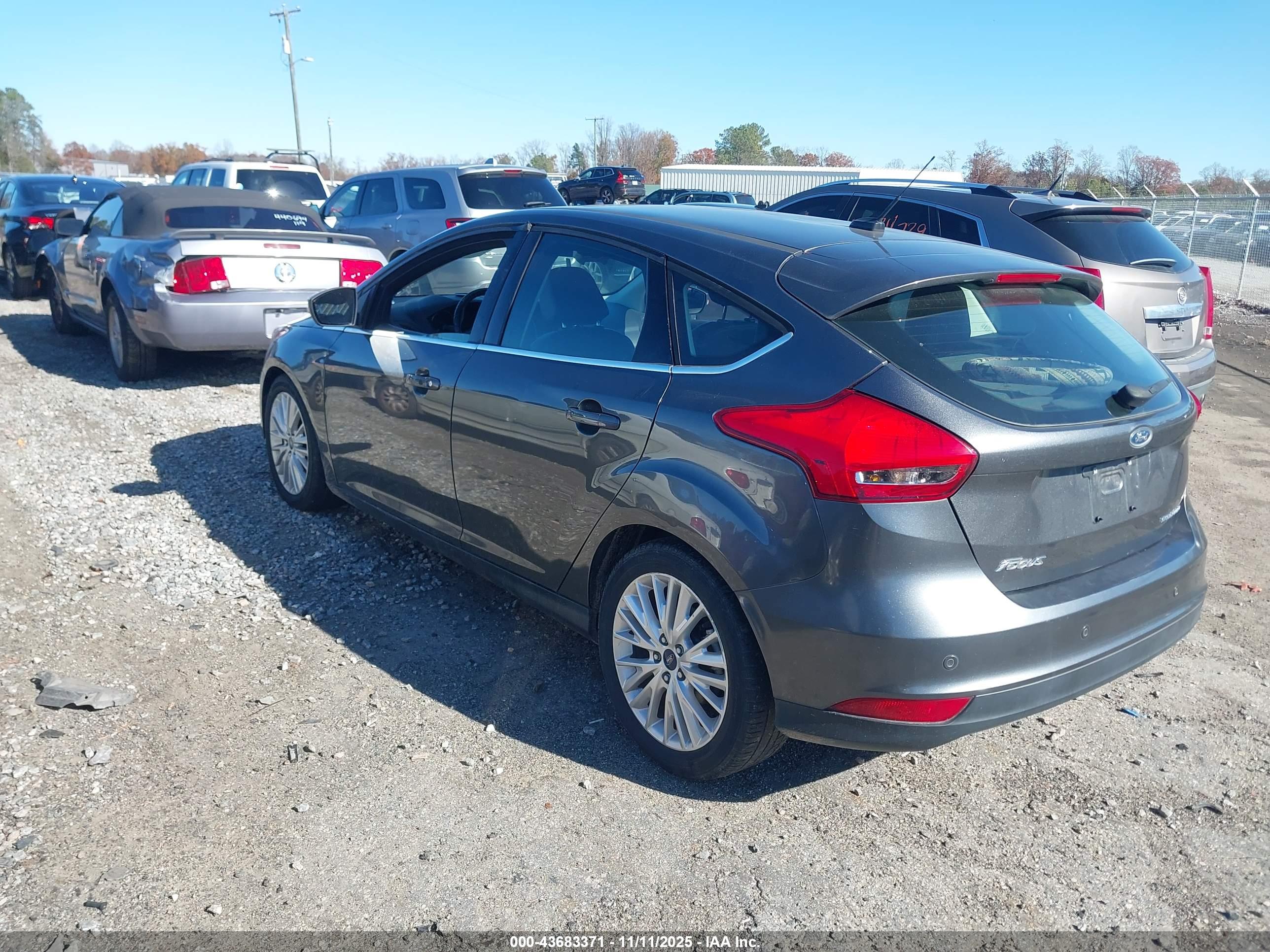 FORD FOCUS image 3