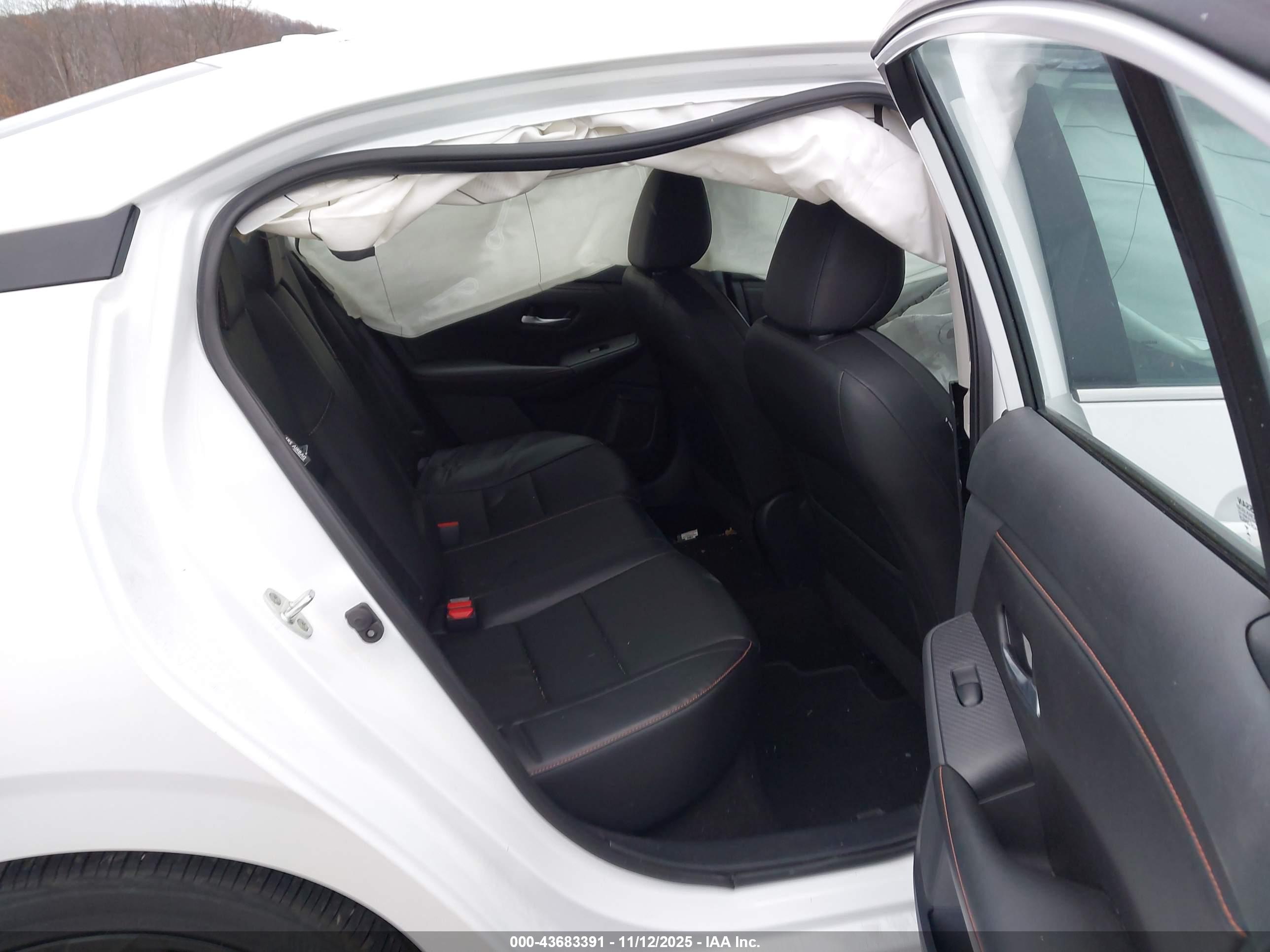 NISSAN SENTRA image 8