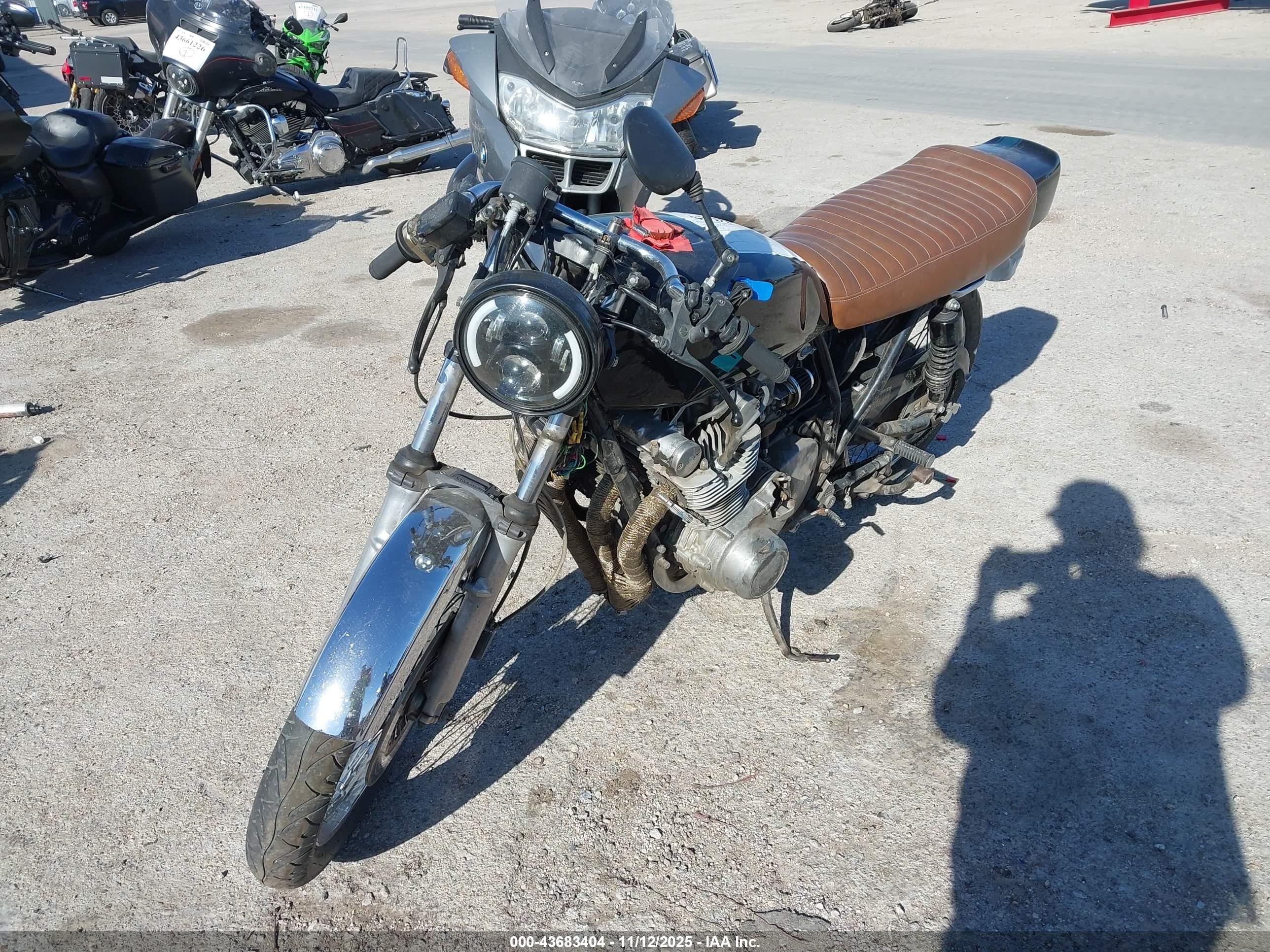 SUZUKI GS750 image 2
