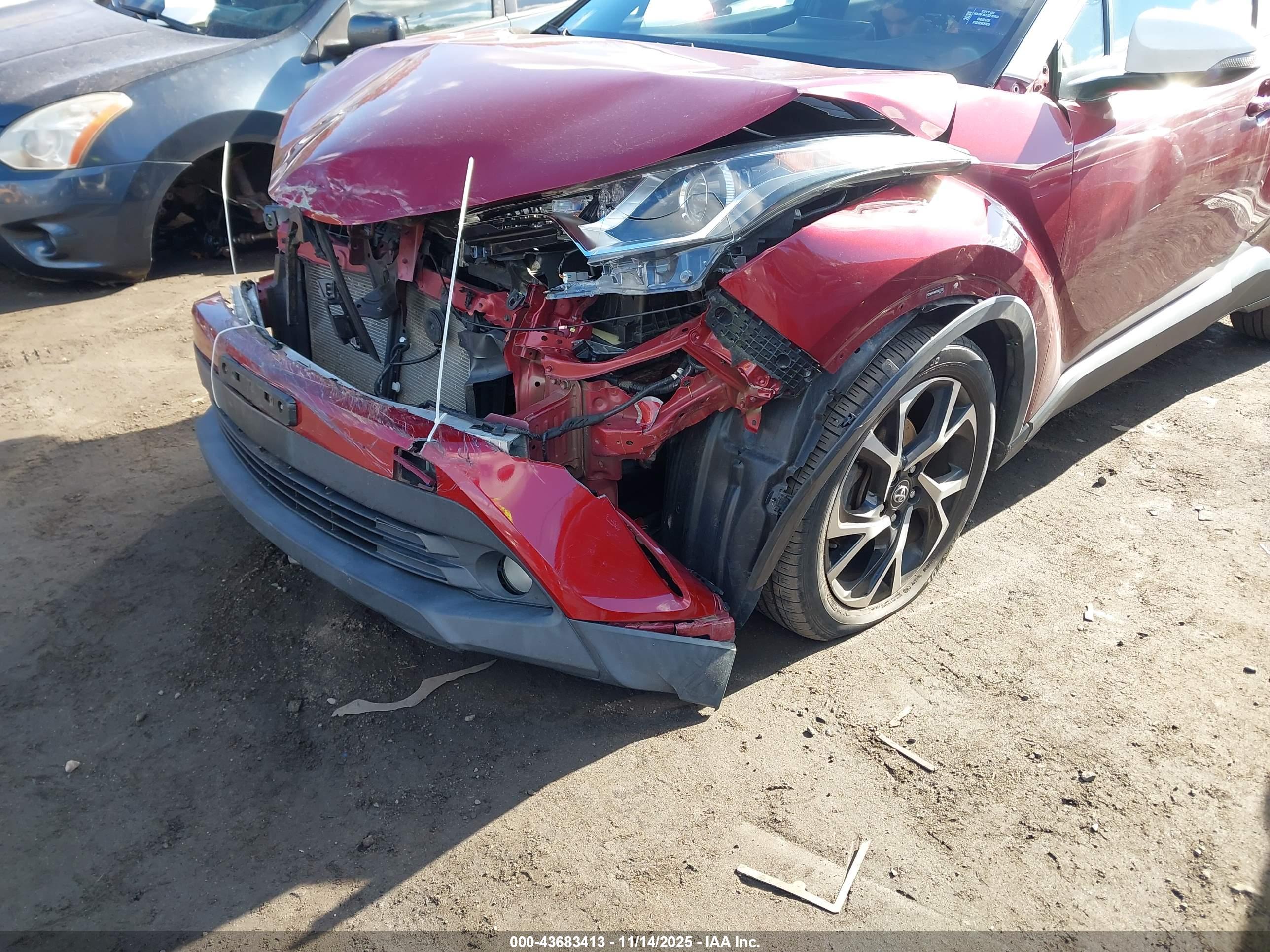 TOYOTA C-HR image 6