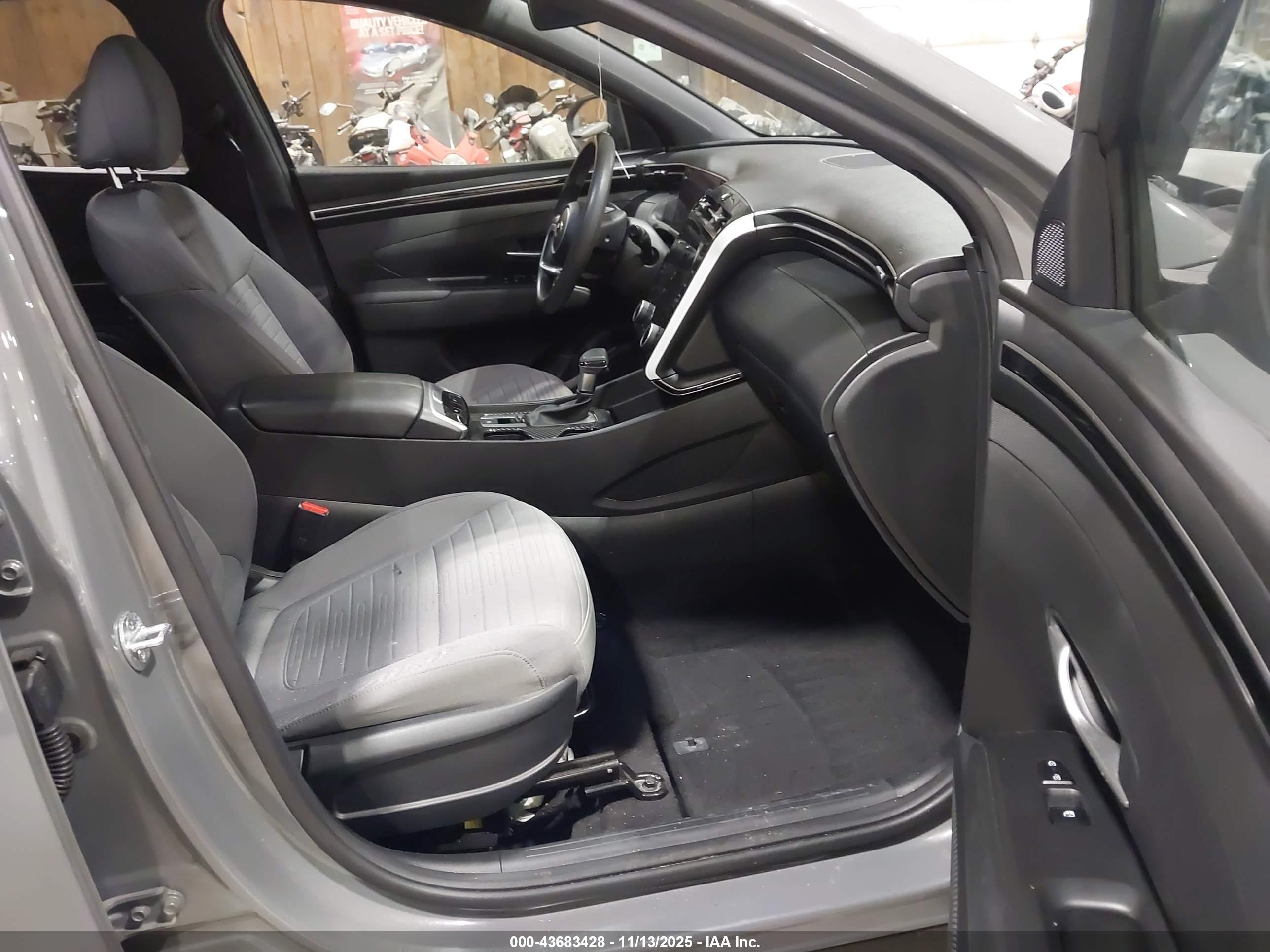 HYUNDAI SANTA image 5