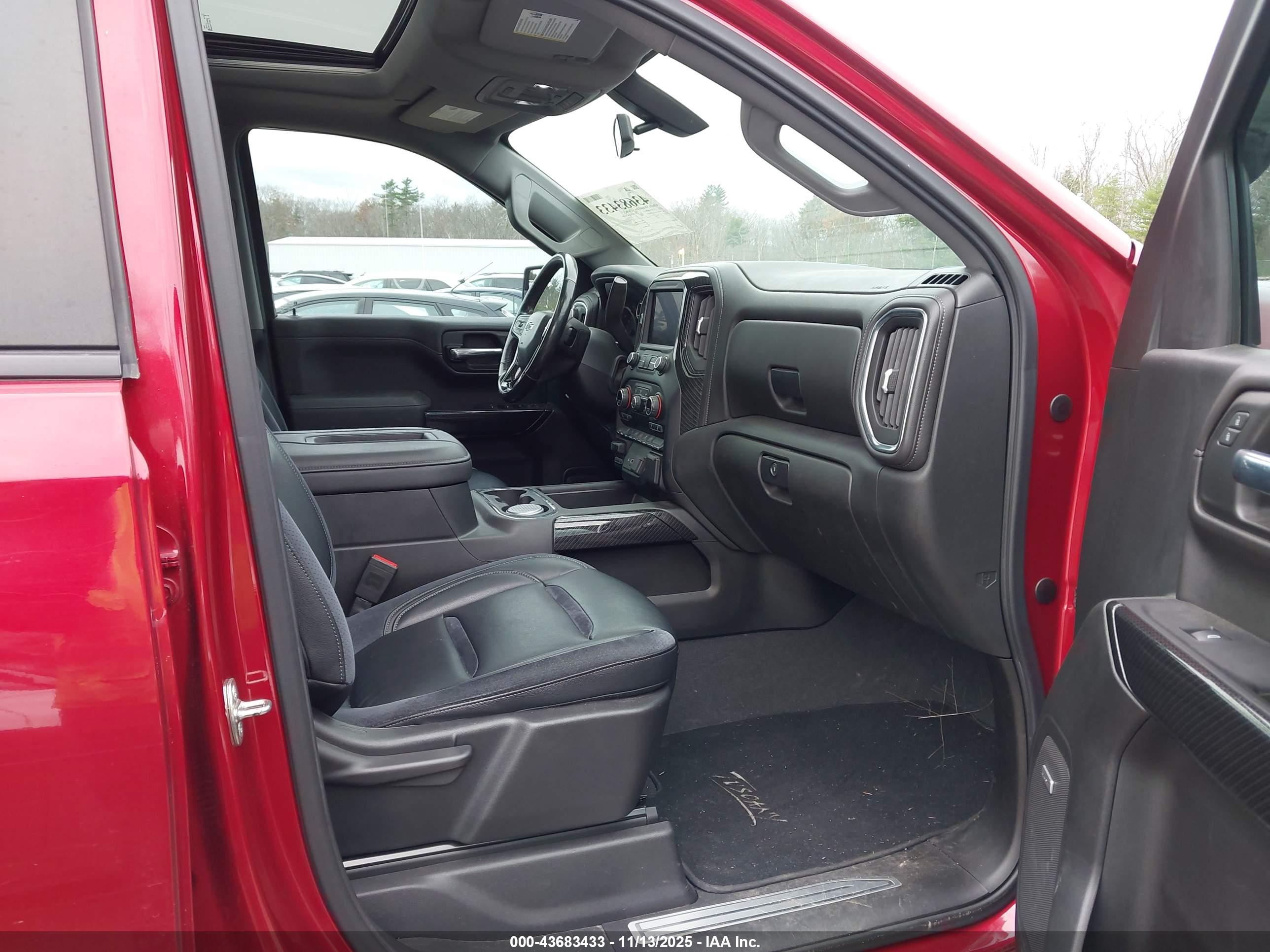 CHEVROLET SILVERADO image 5