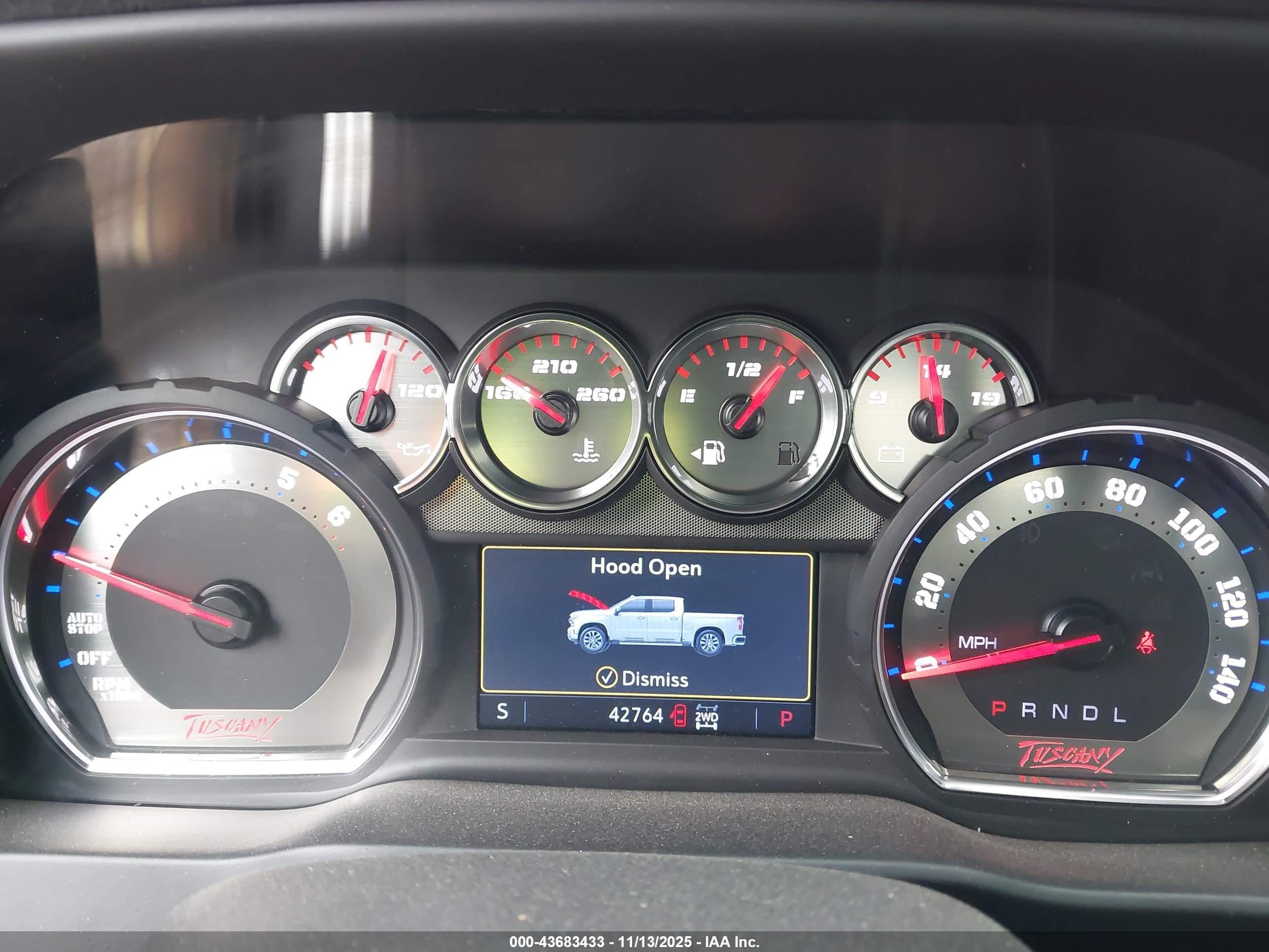 CHEVROLET SILVERADO image 7