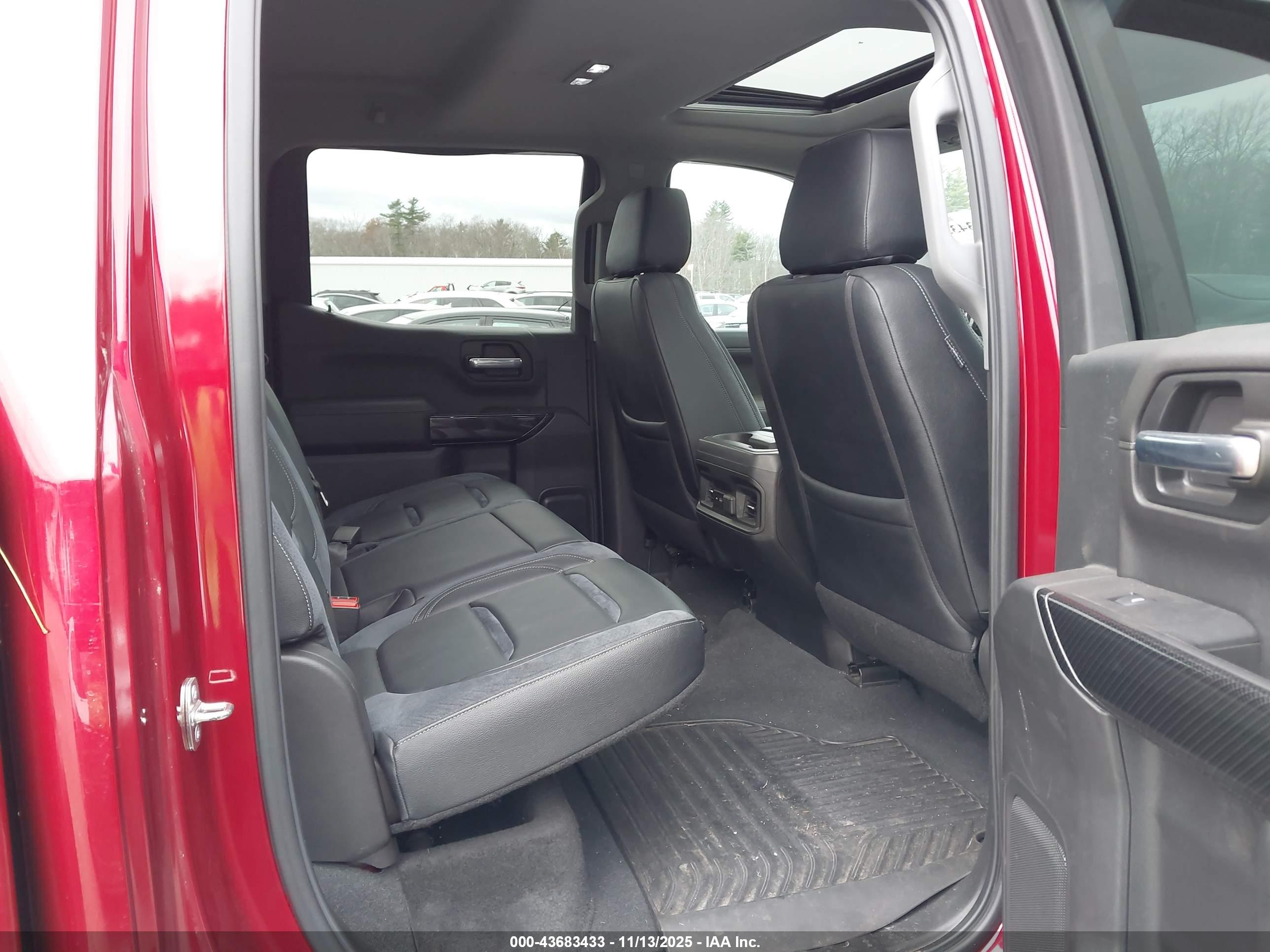 CHEVROLET SILVERADO image 8