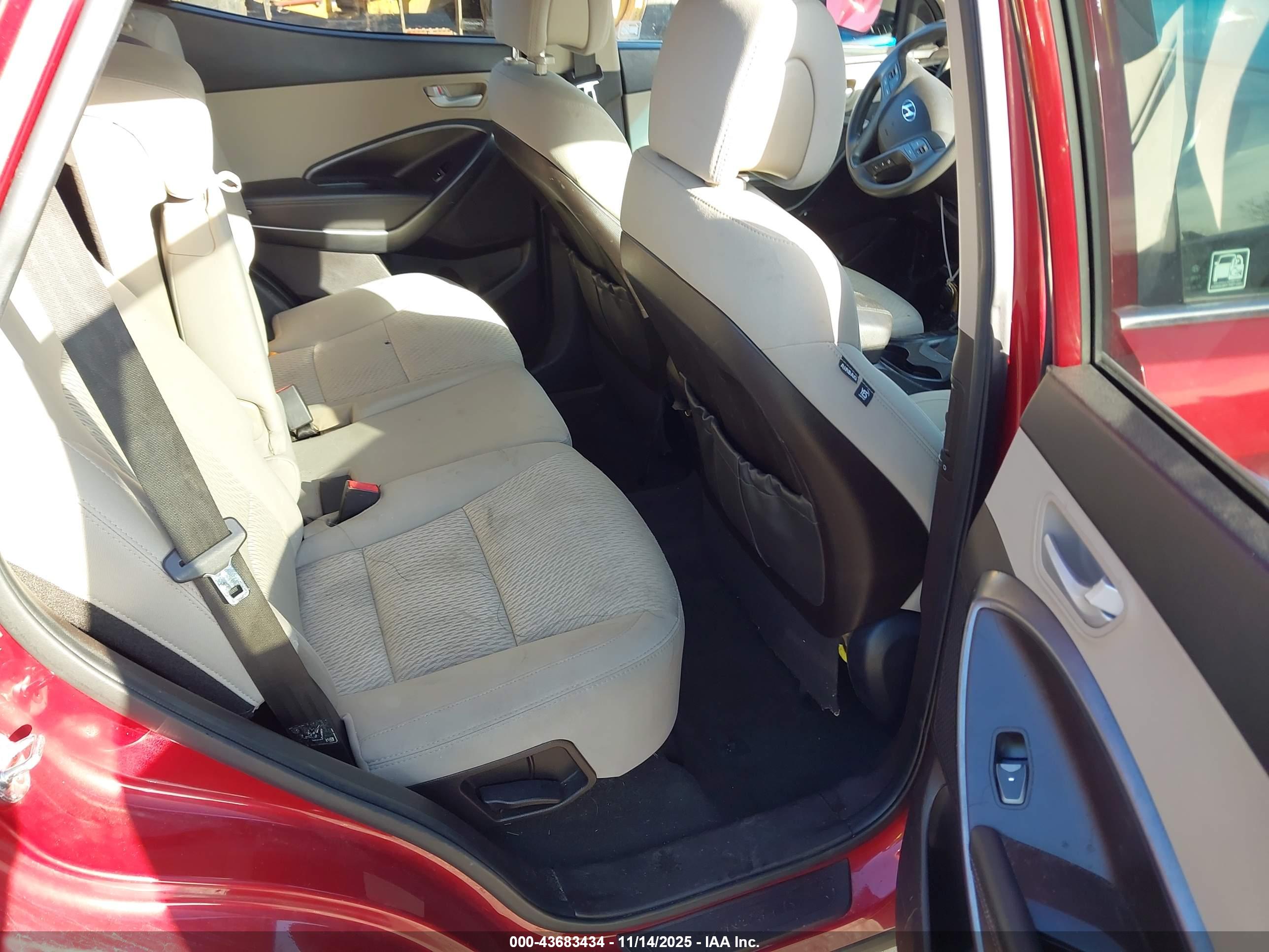 HYUNDAI SANTA image 8