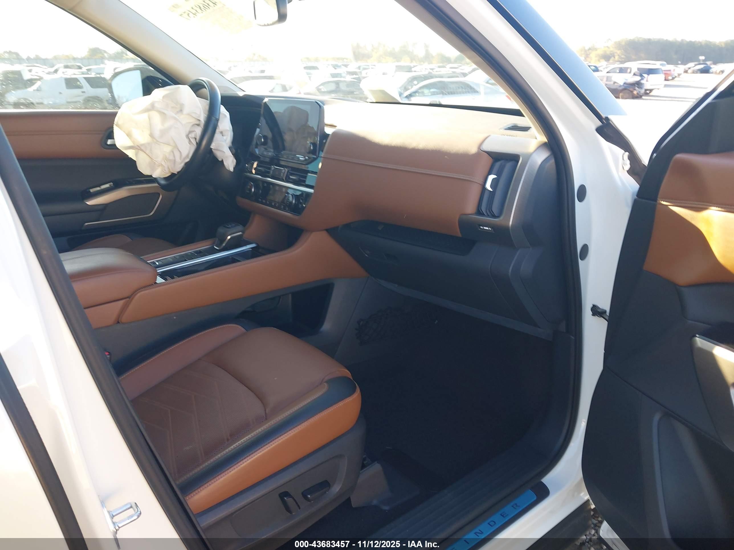 NISSAN PATHFINDER image 5