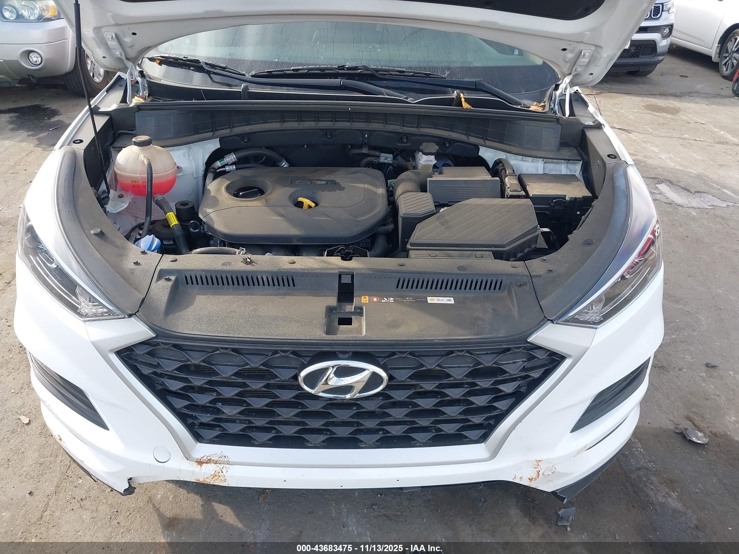 HYUNDAI TUCSON image 10