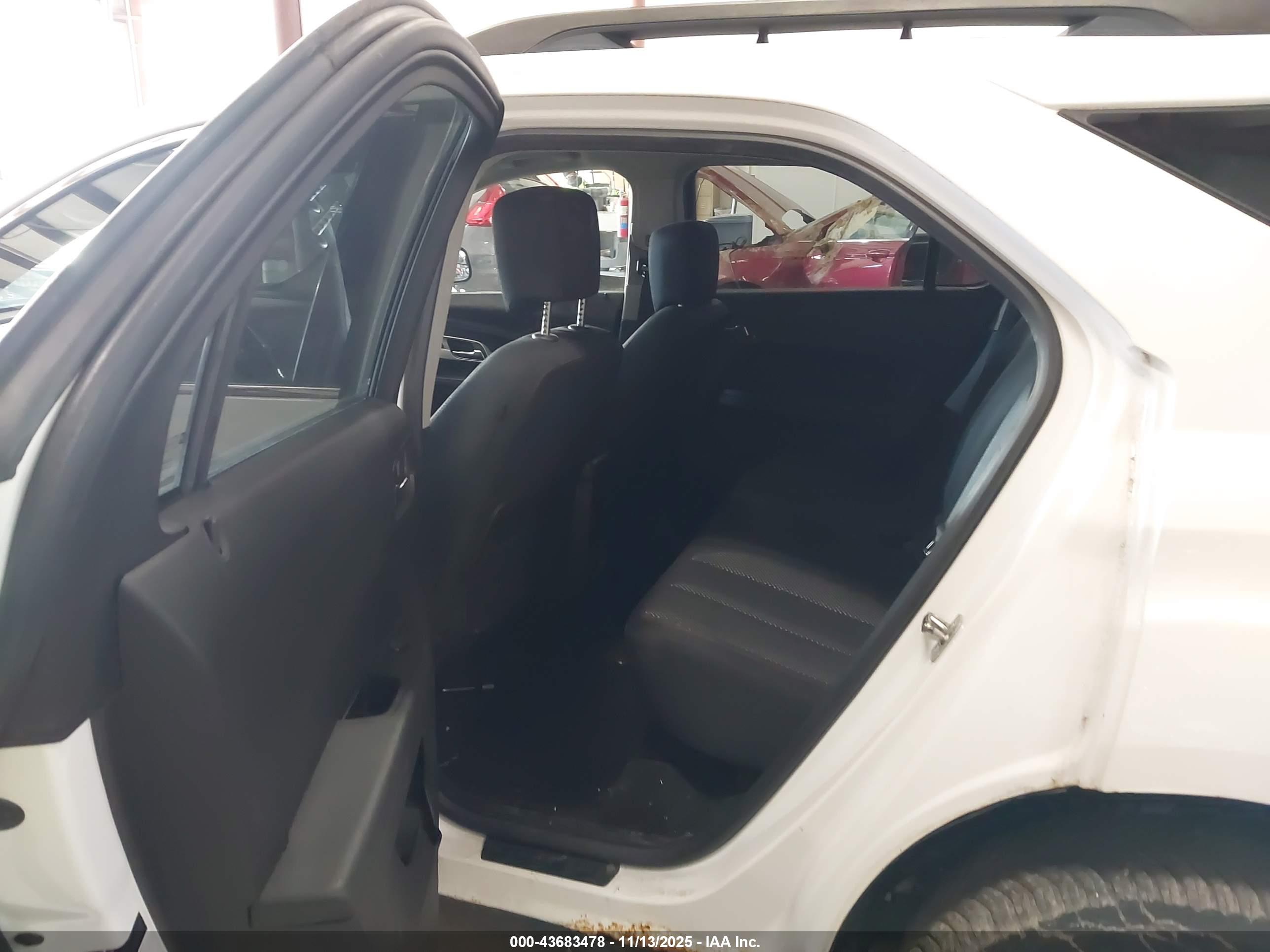 CHEVROLET EQUINOX image 8