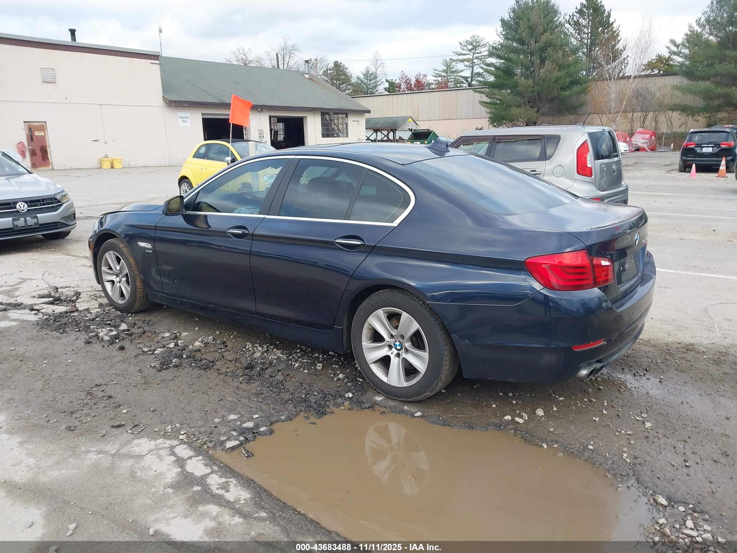 BMW 528I image 3