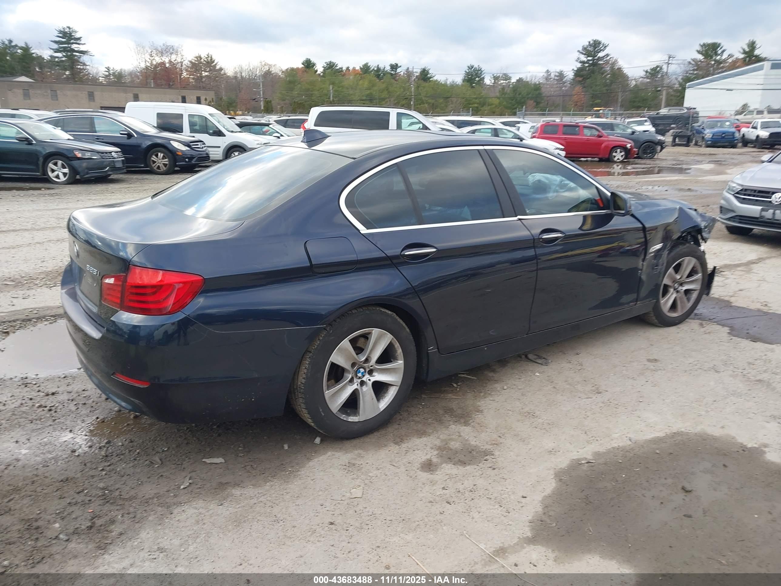 BMW 528I image 4