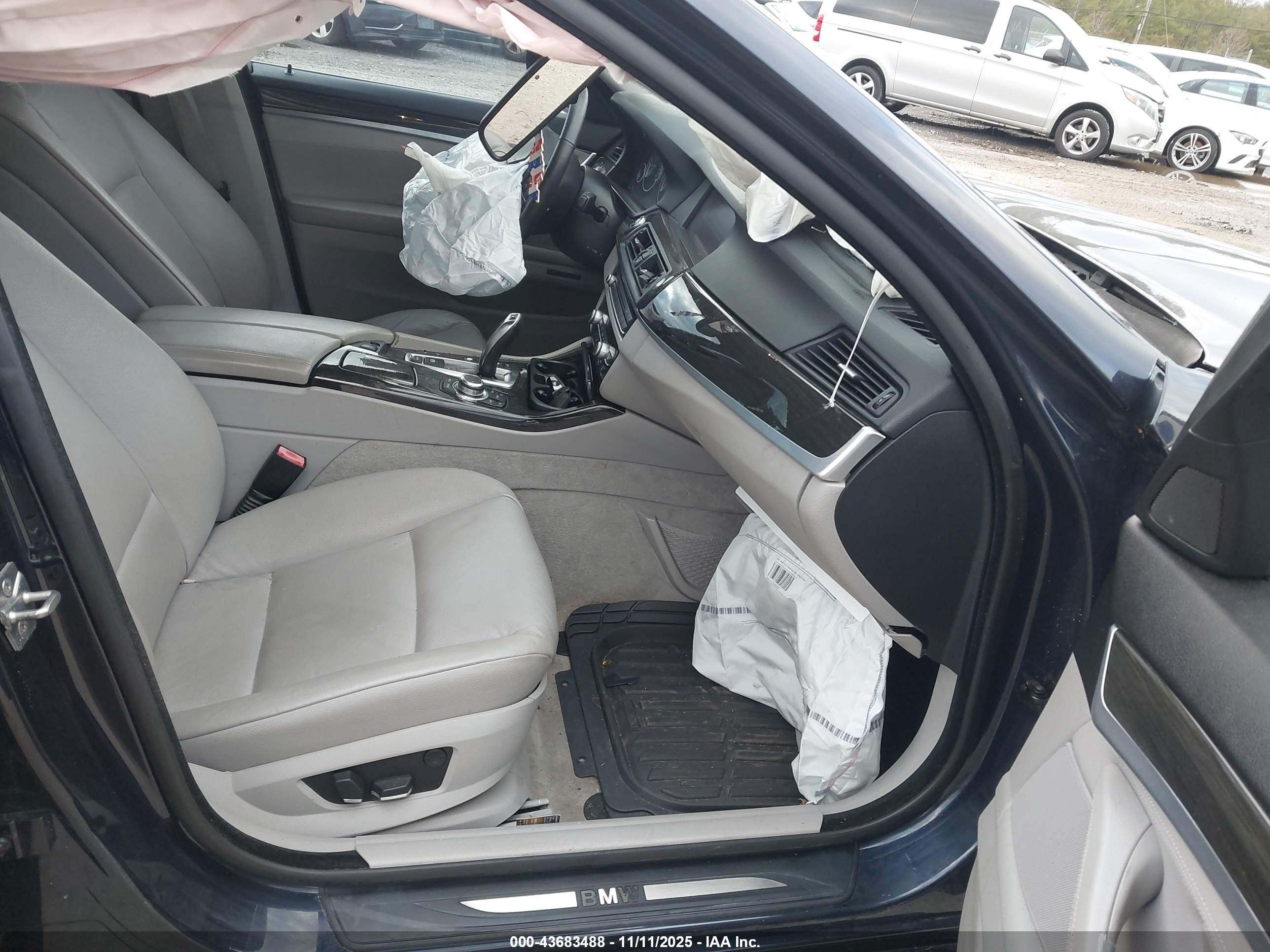 BMW 528I image 5