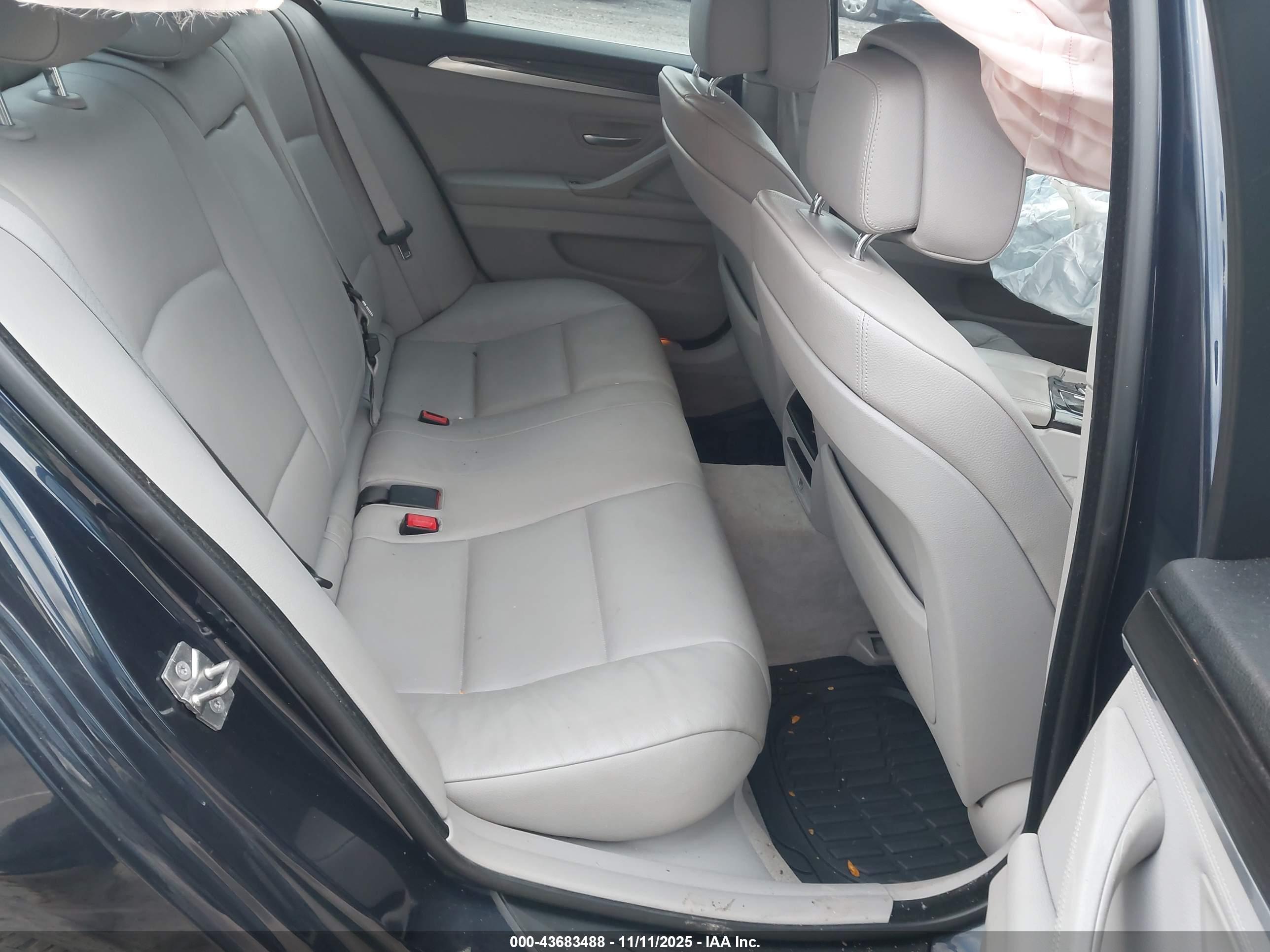BMW 528I image 8