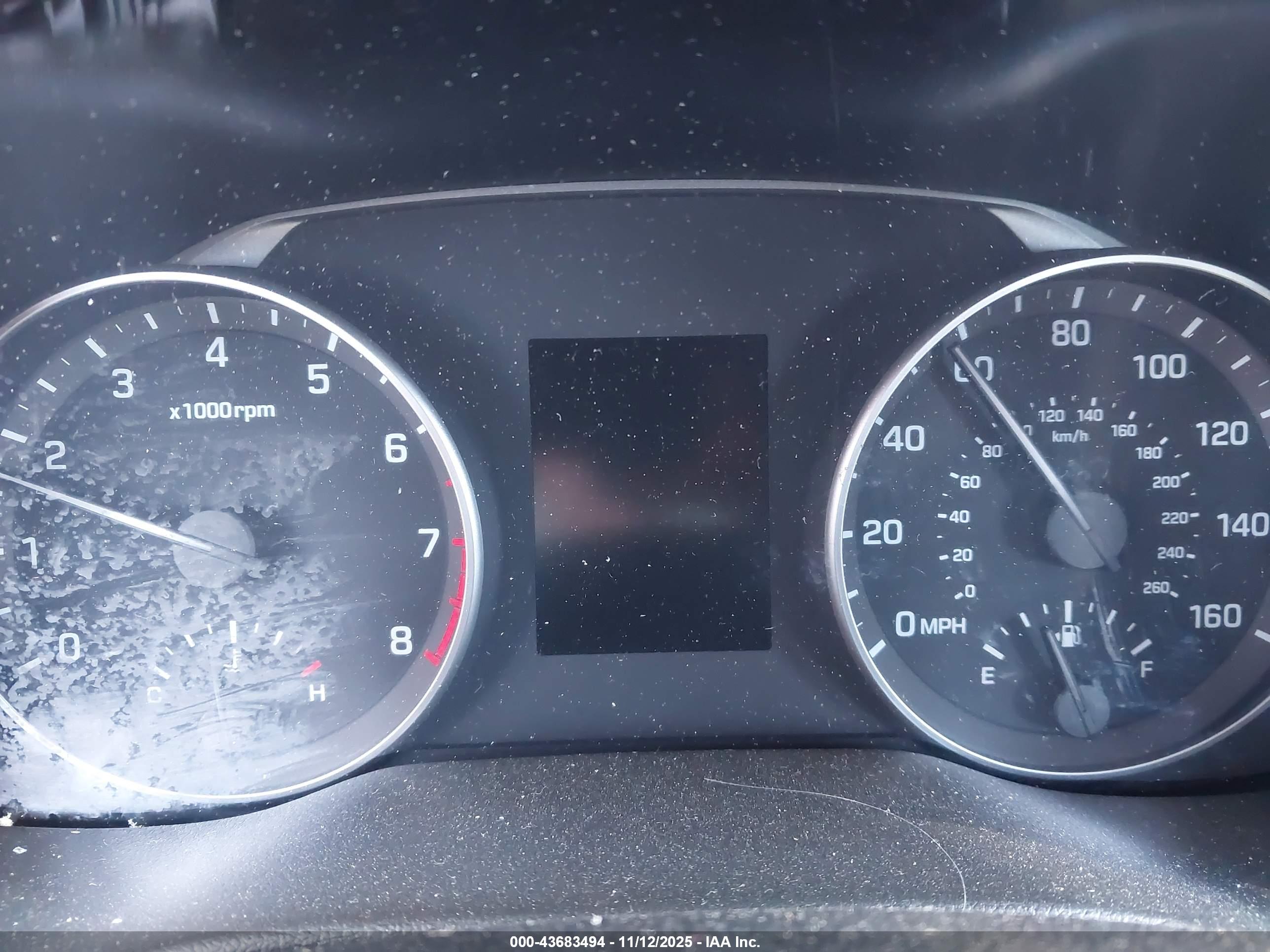 HYUNDAI ELANTRA image 7