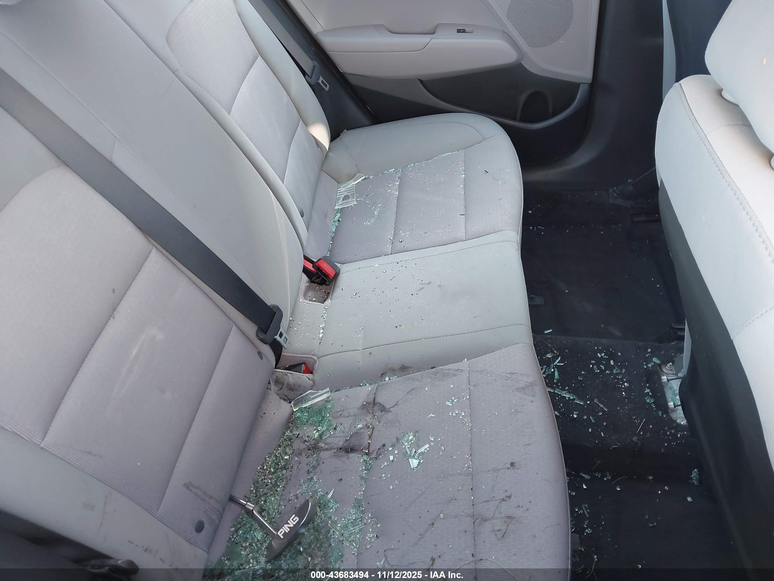 HYUNDAI ELANTRA image 8