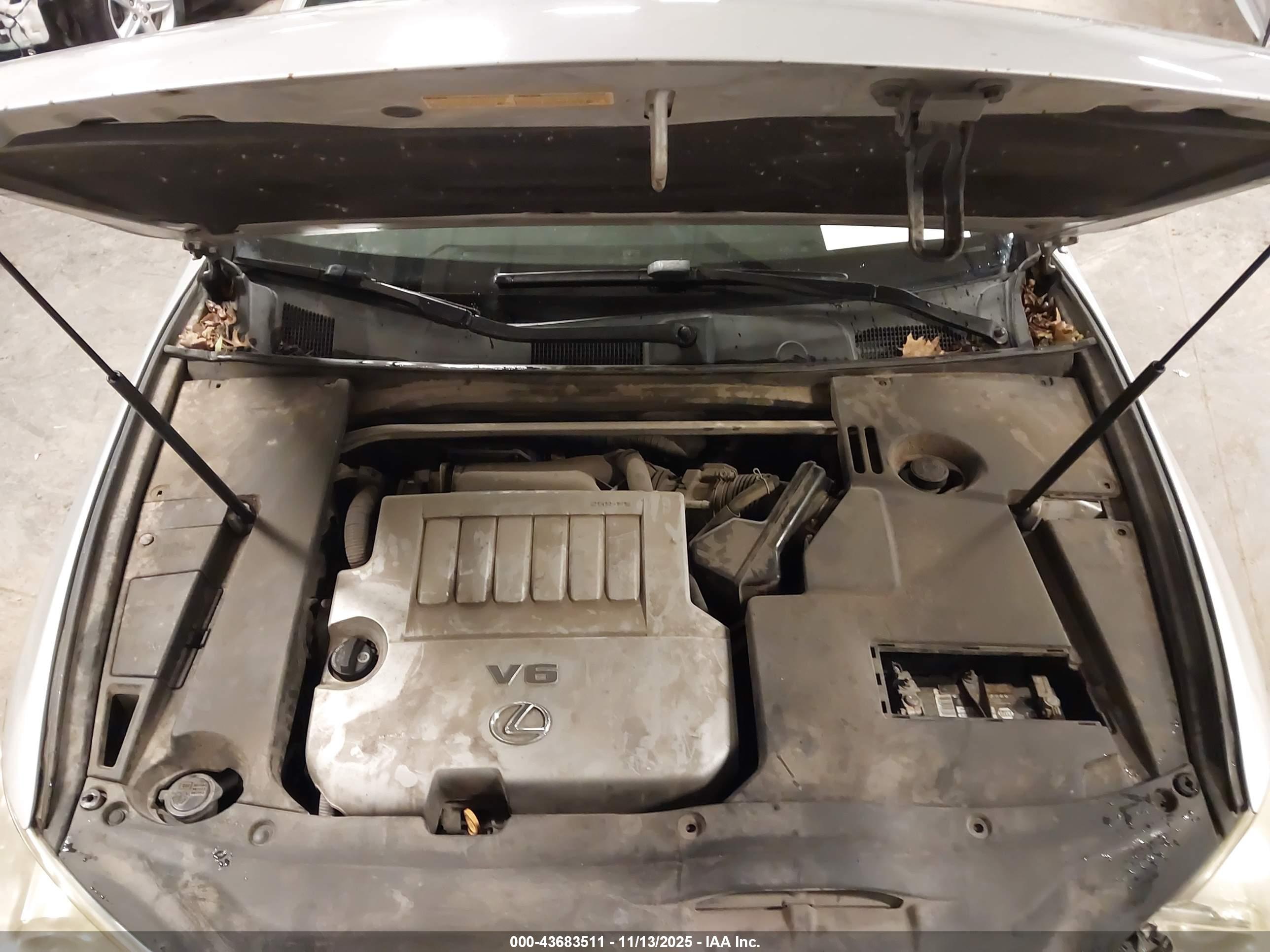 LEXUS ES image 10
