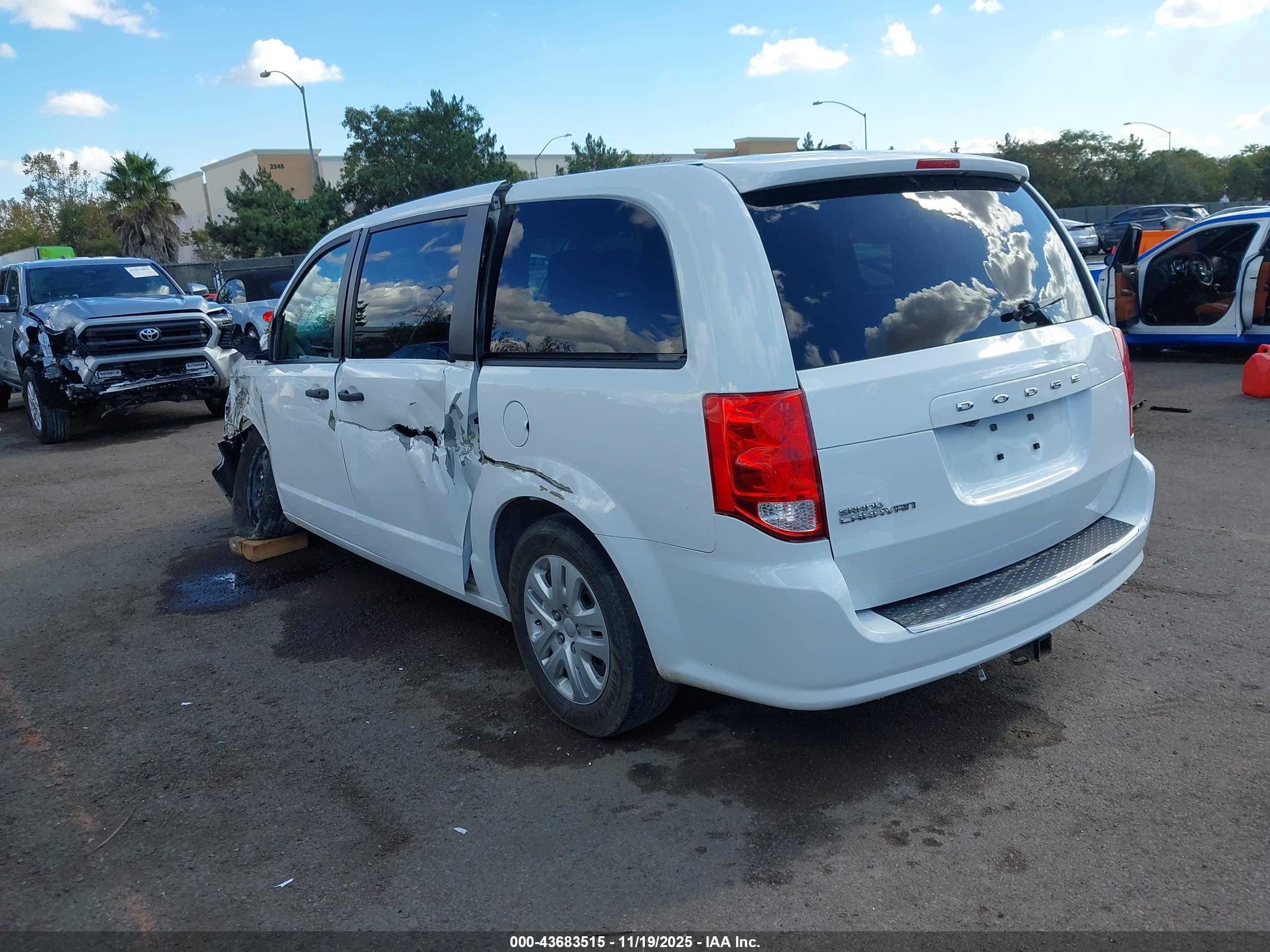 DODGE GRAND image 3