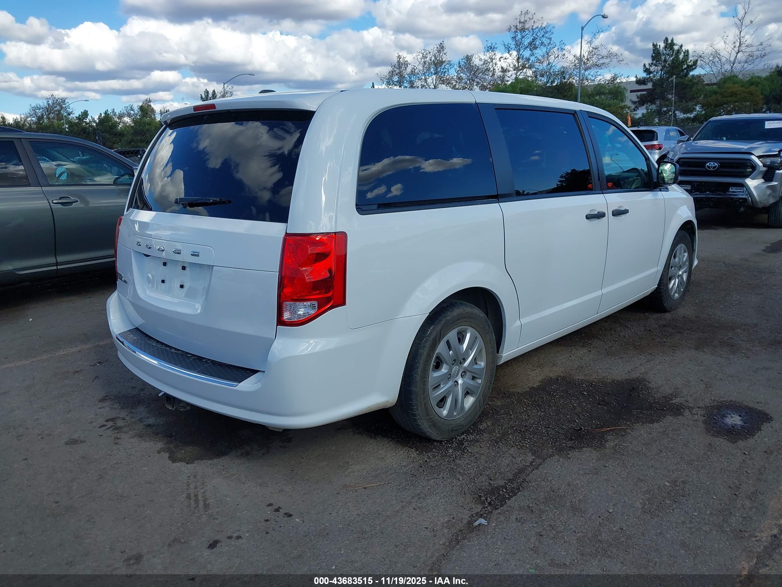 DODGE GRAND image 4