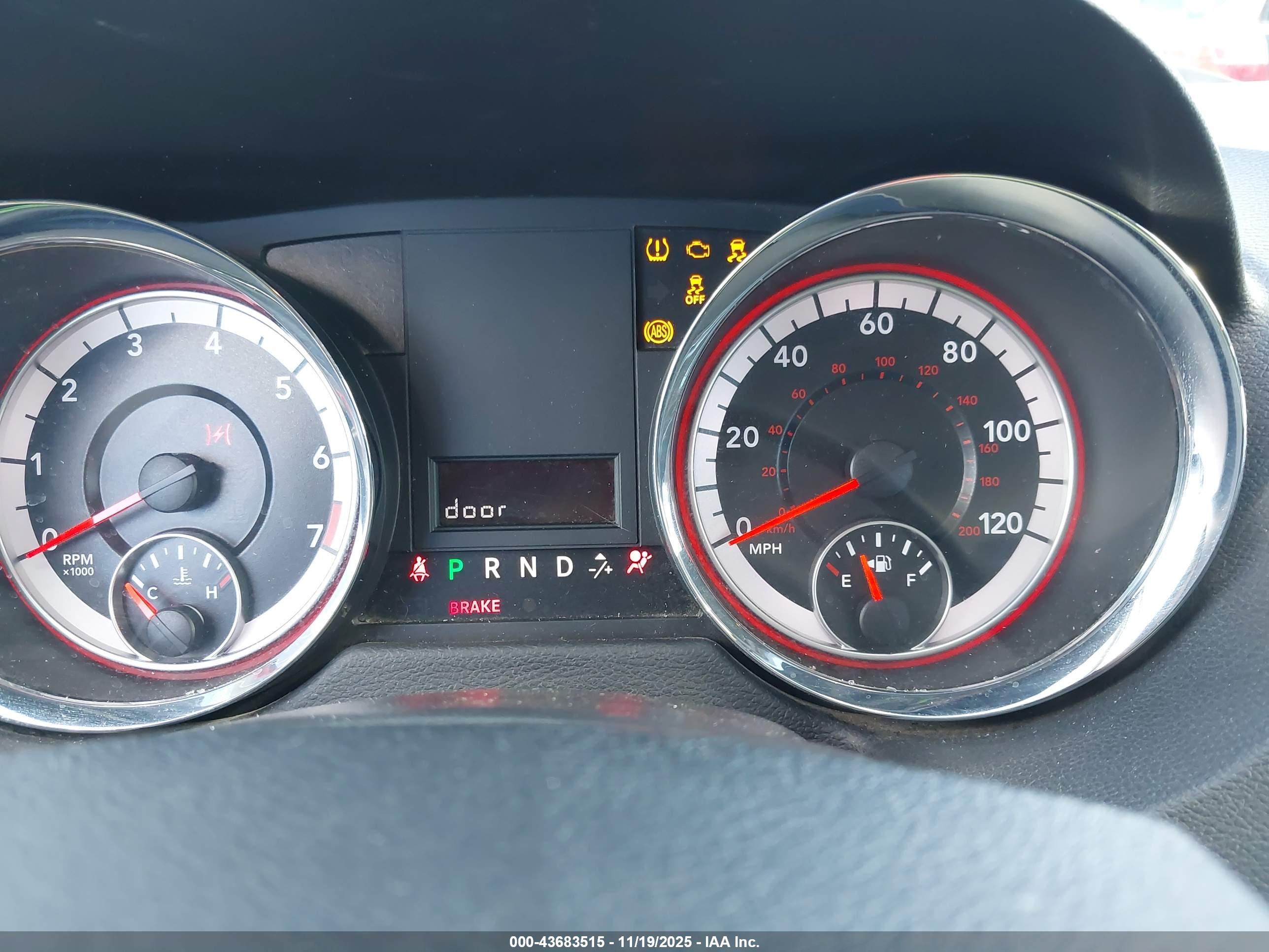 DODGE GRAND image 7