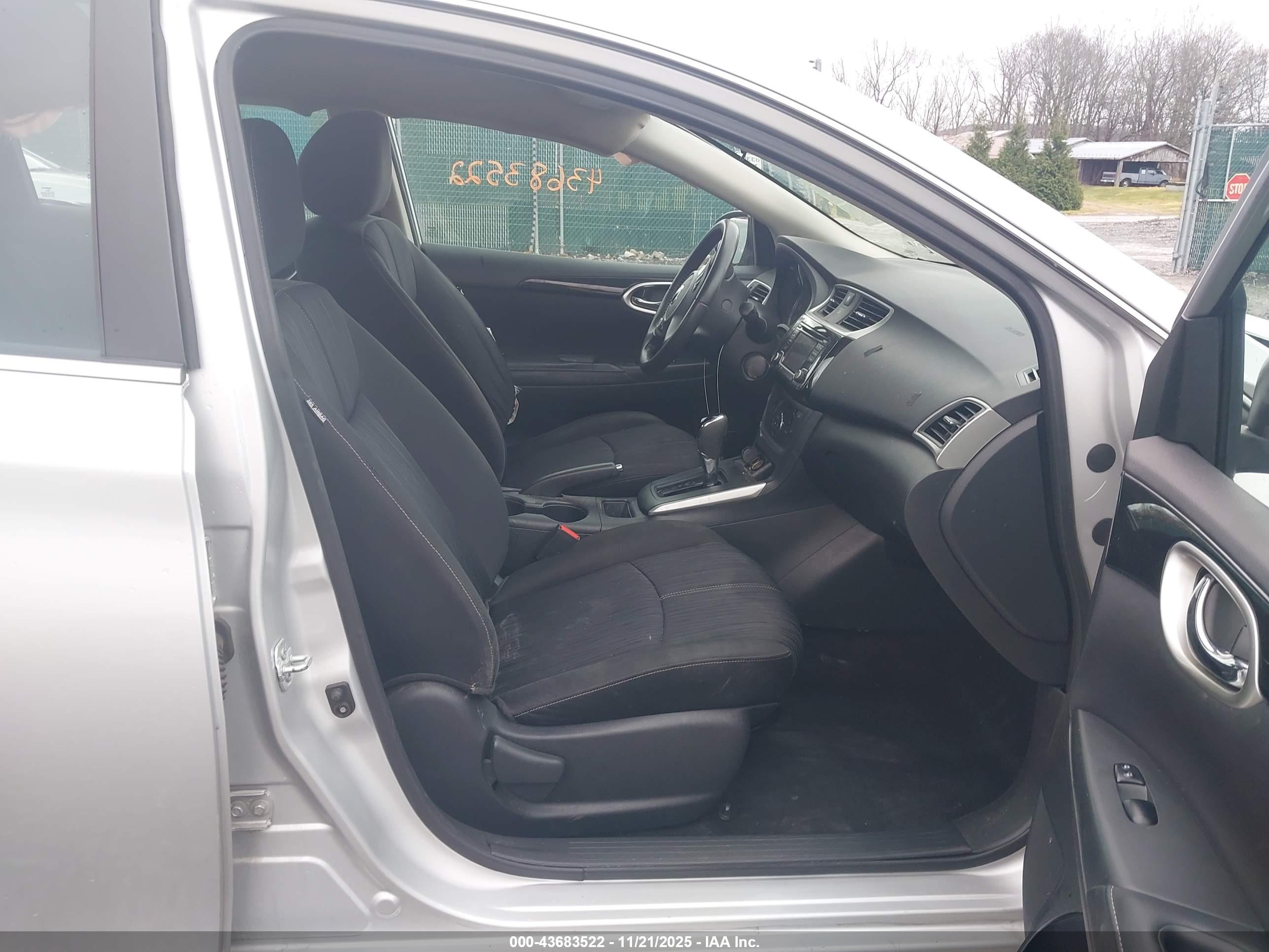 NISSAN SENTRA image 5