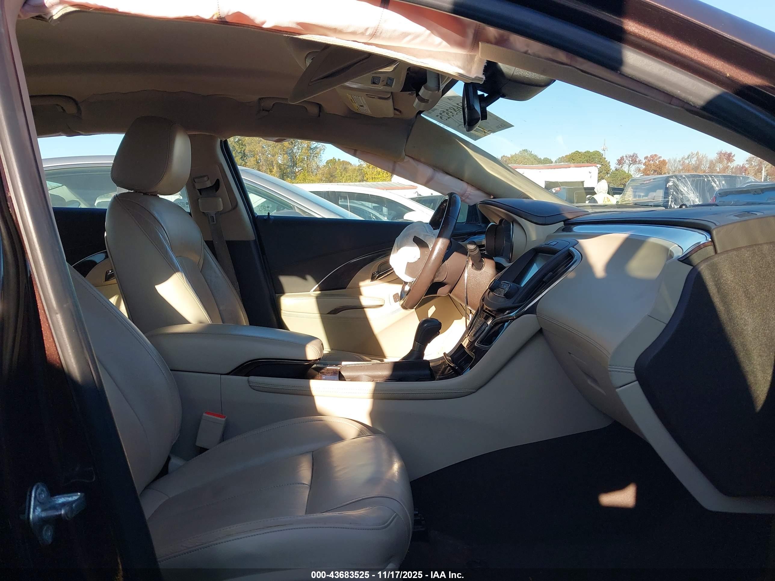 BUICK LACROSSE image 5