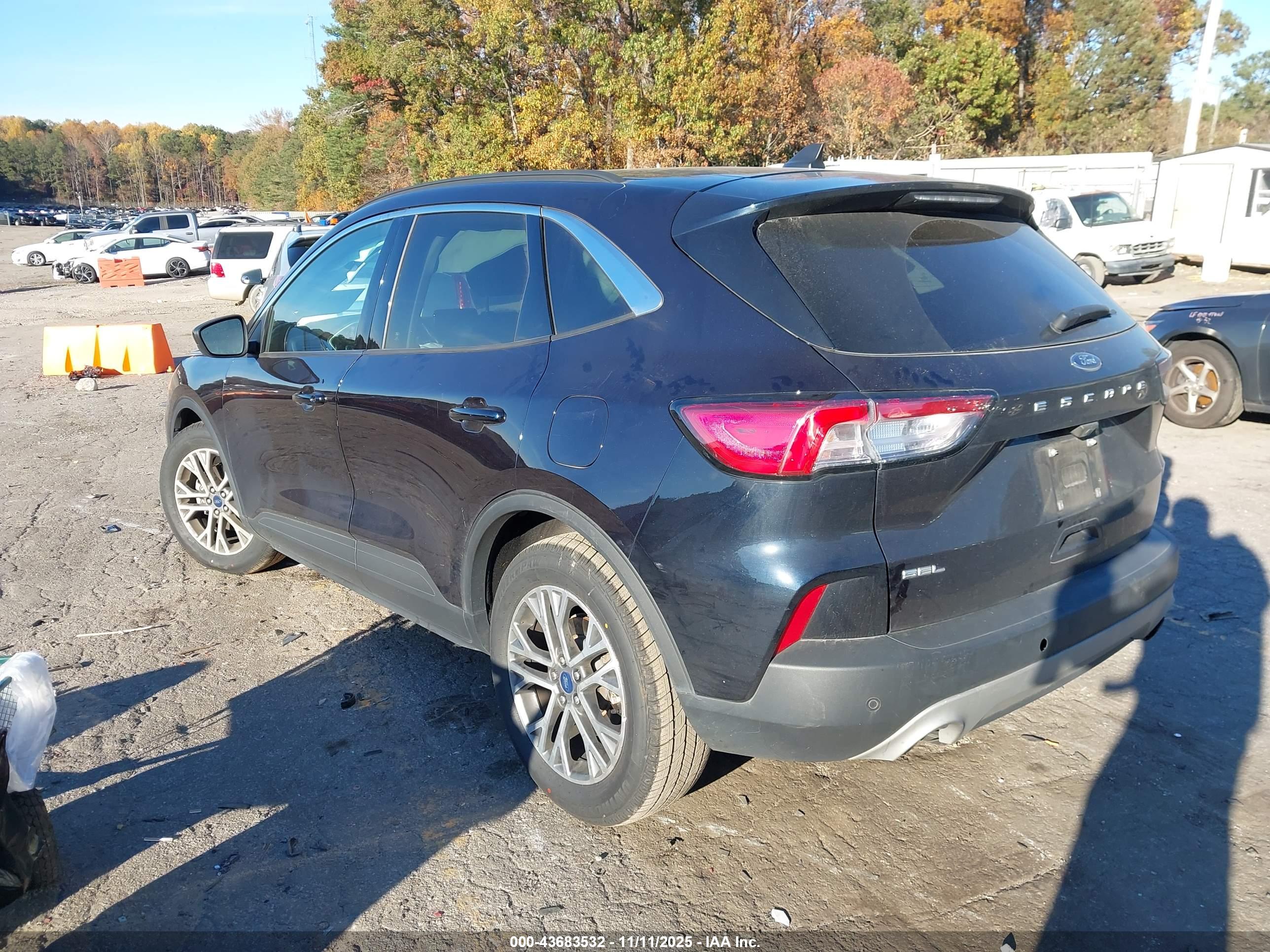 FORD ESCAPE image 3