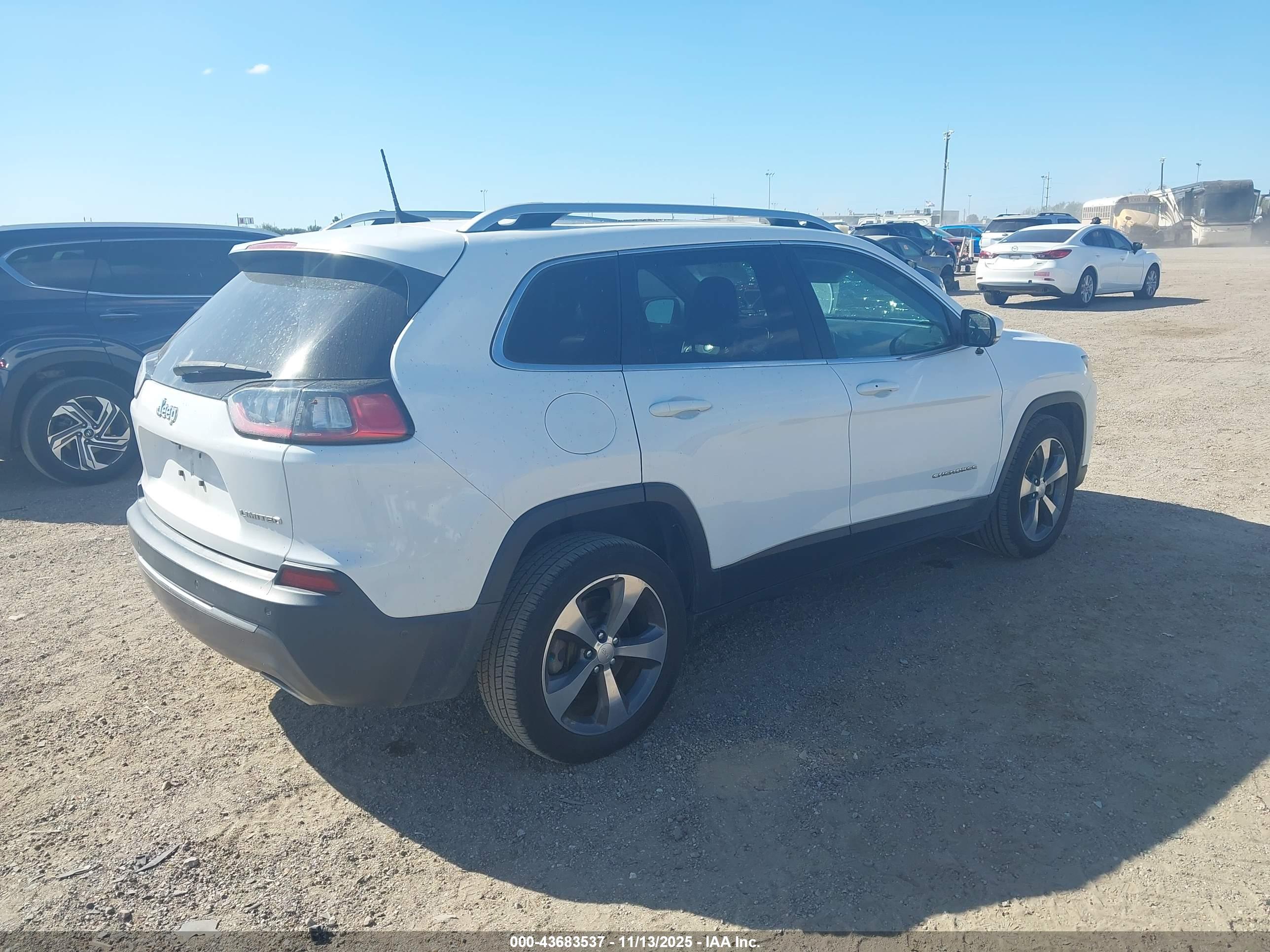 JEEP CHEROKEE image 4
