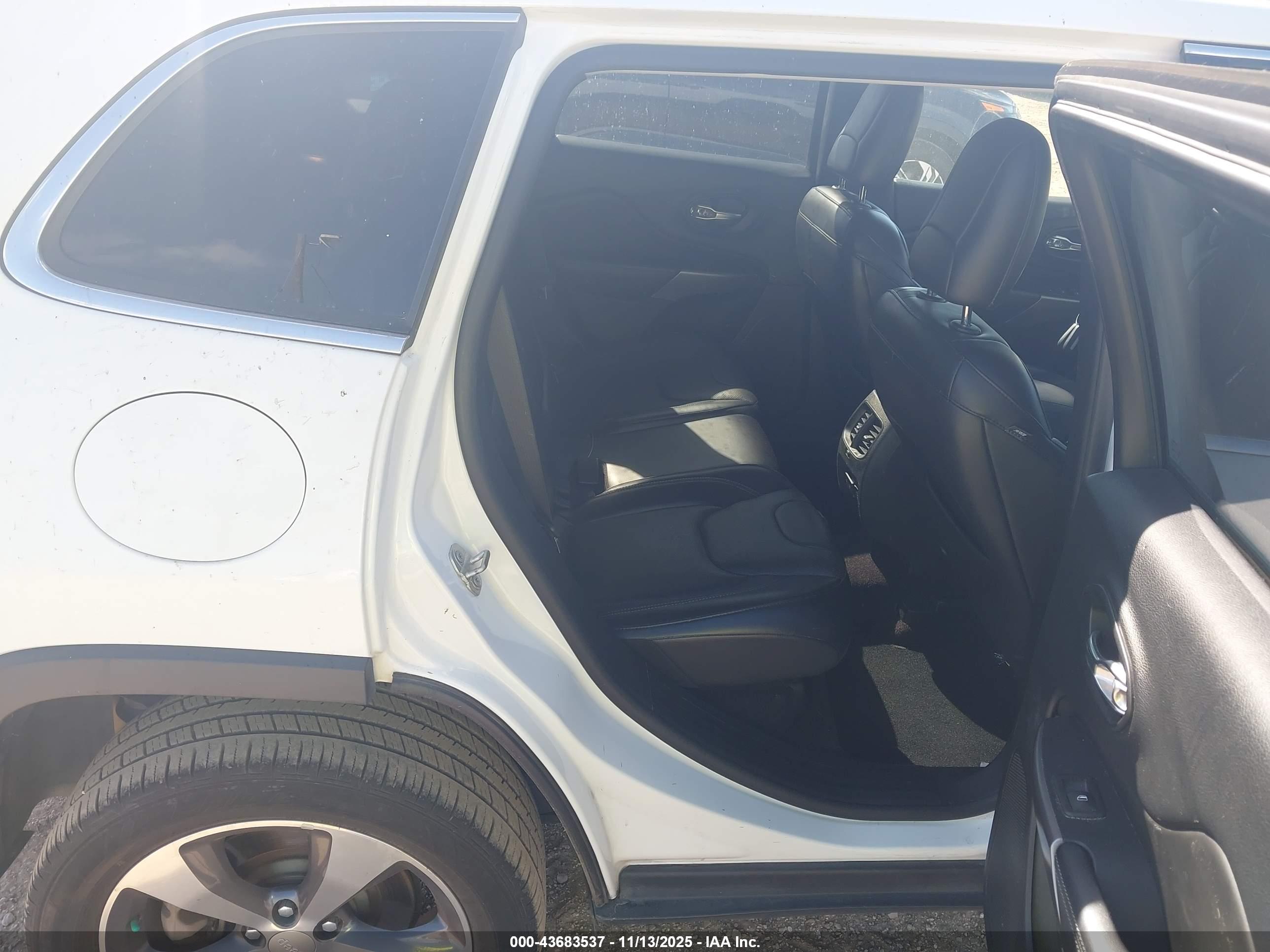 JEEP CHEROKEE image 8