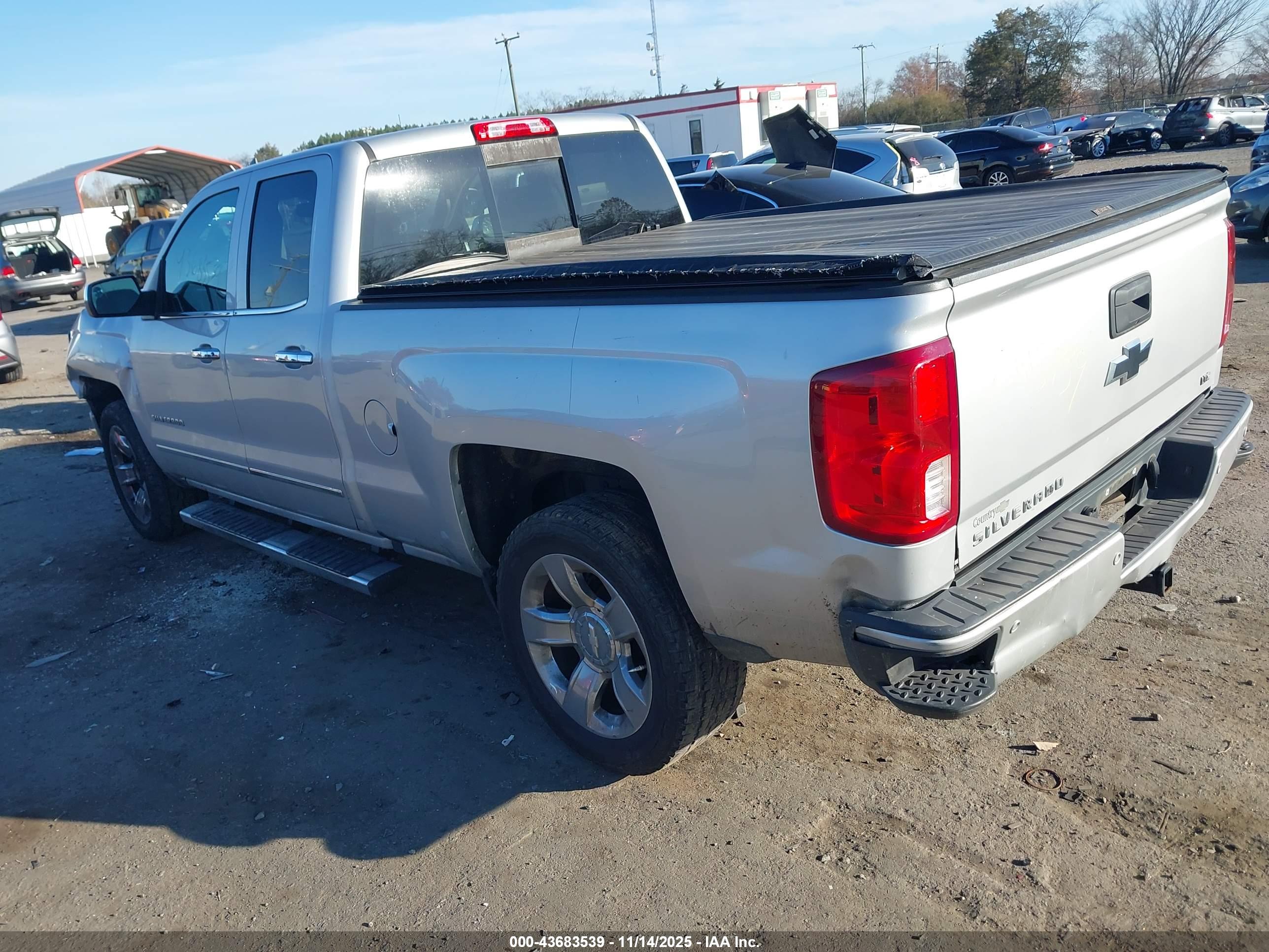 CHEVROLET SILVERADO image 3