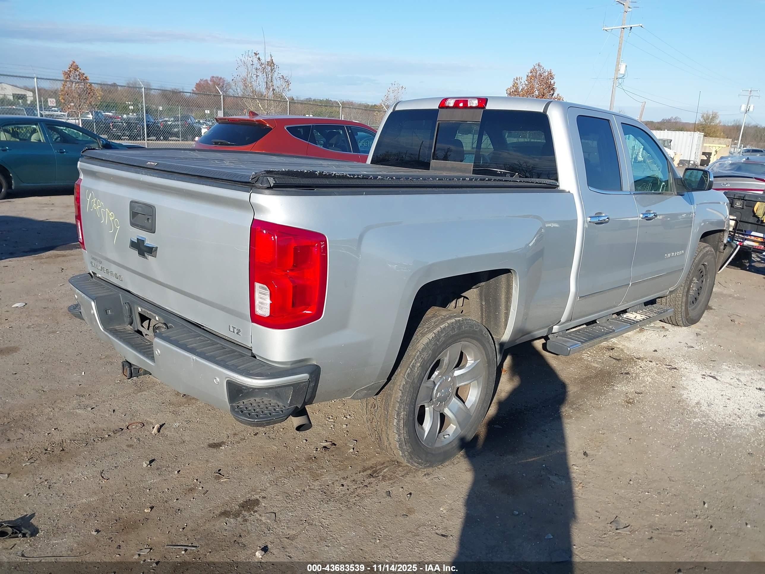 CHEVROLET SILVERADO image 4