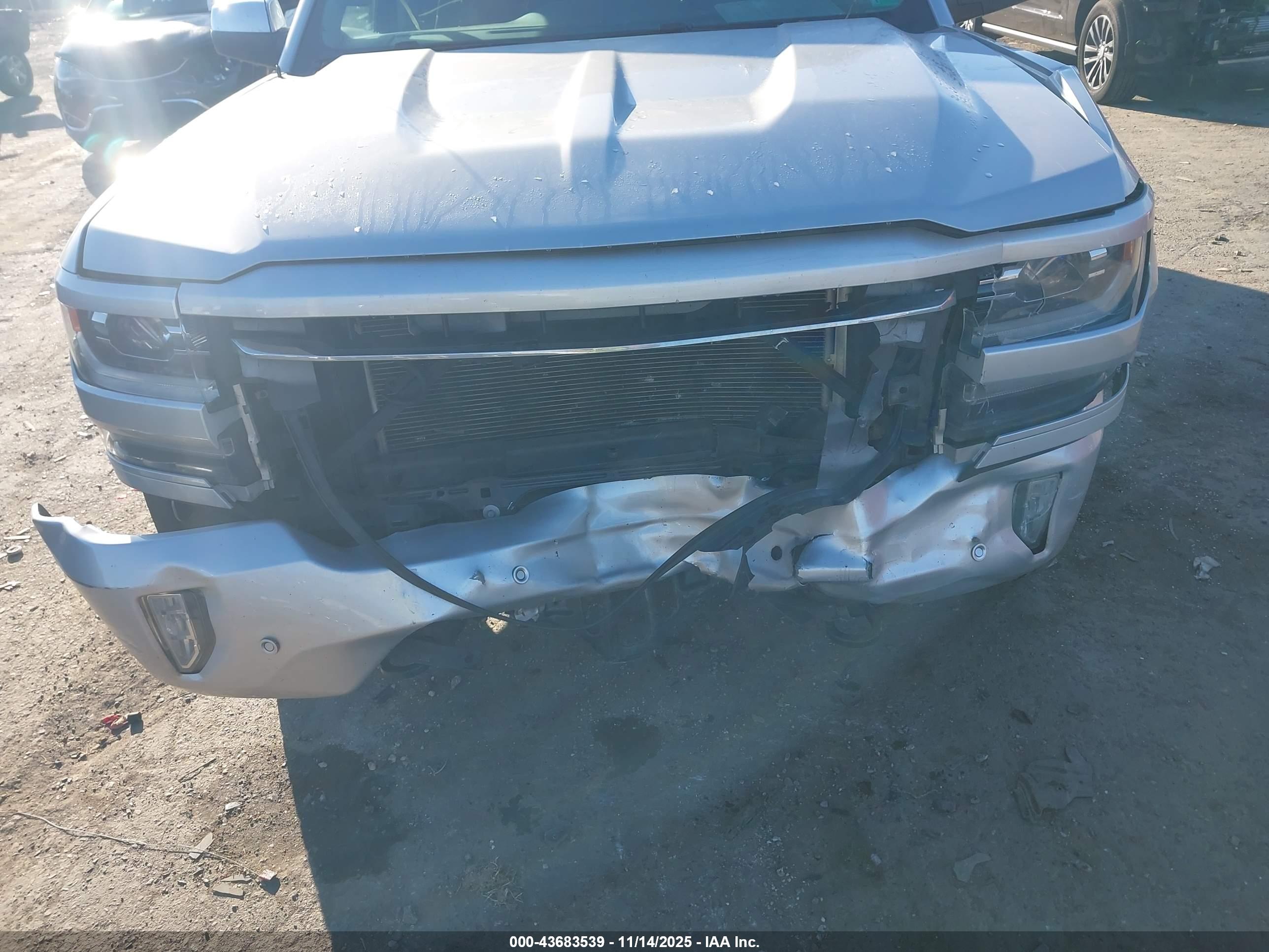 CHEVROLET SILVERADO image 6