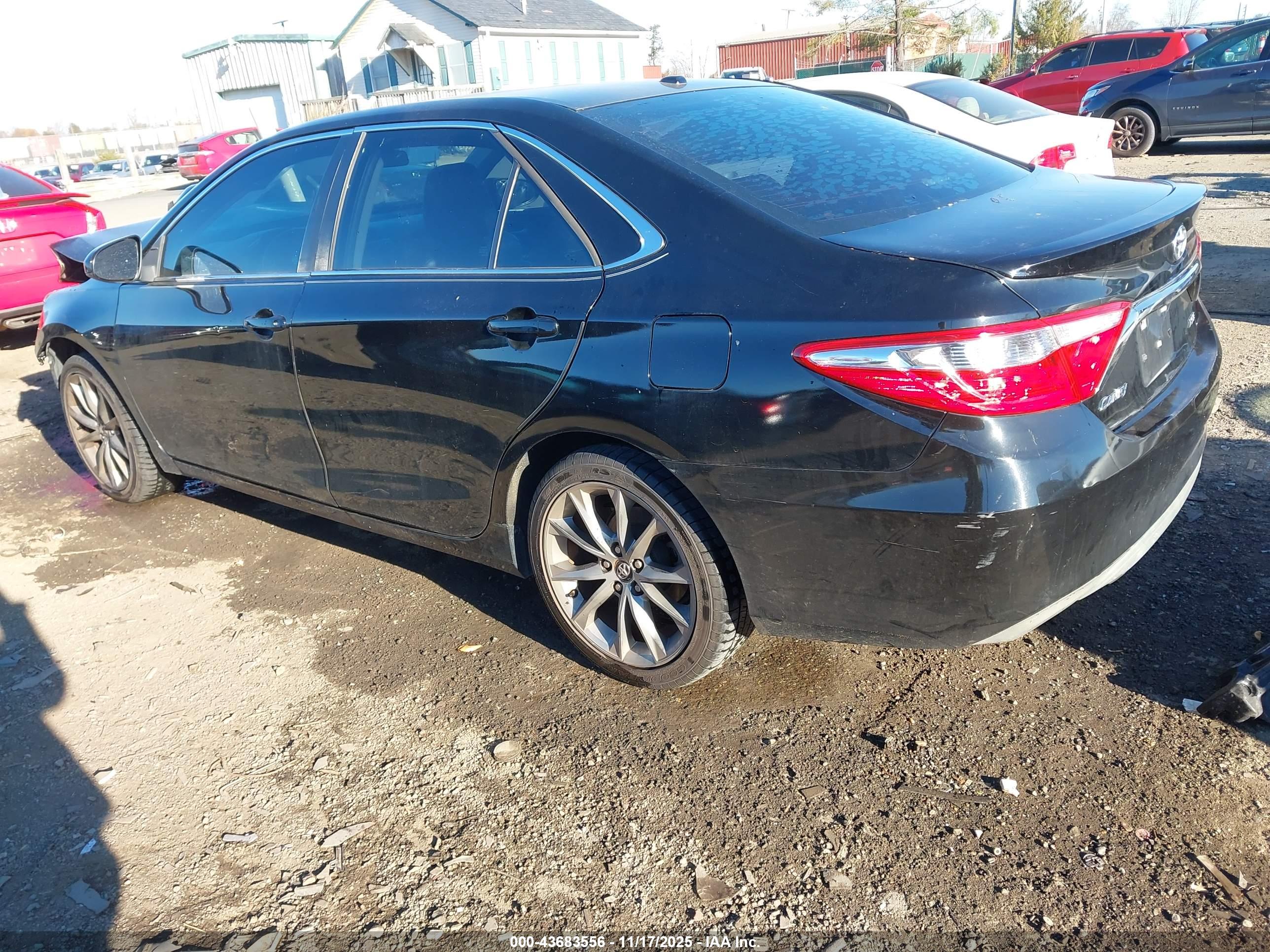 TOYOTA CAMRY image 3