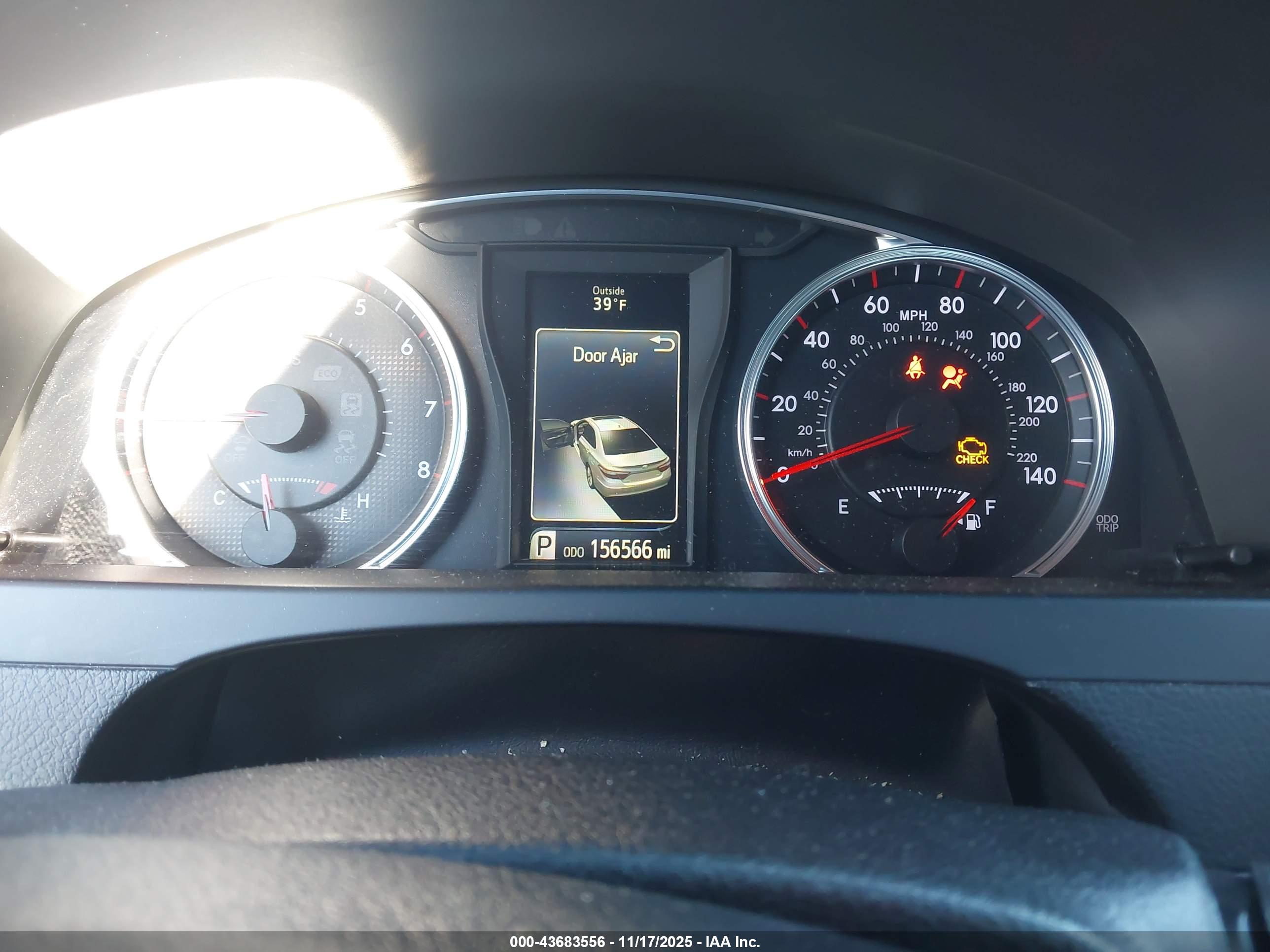 TOYOTA CAMRY image 7