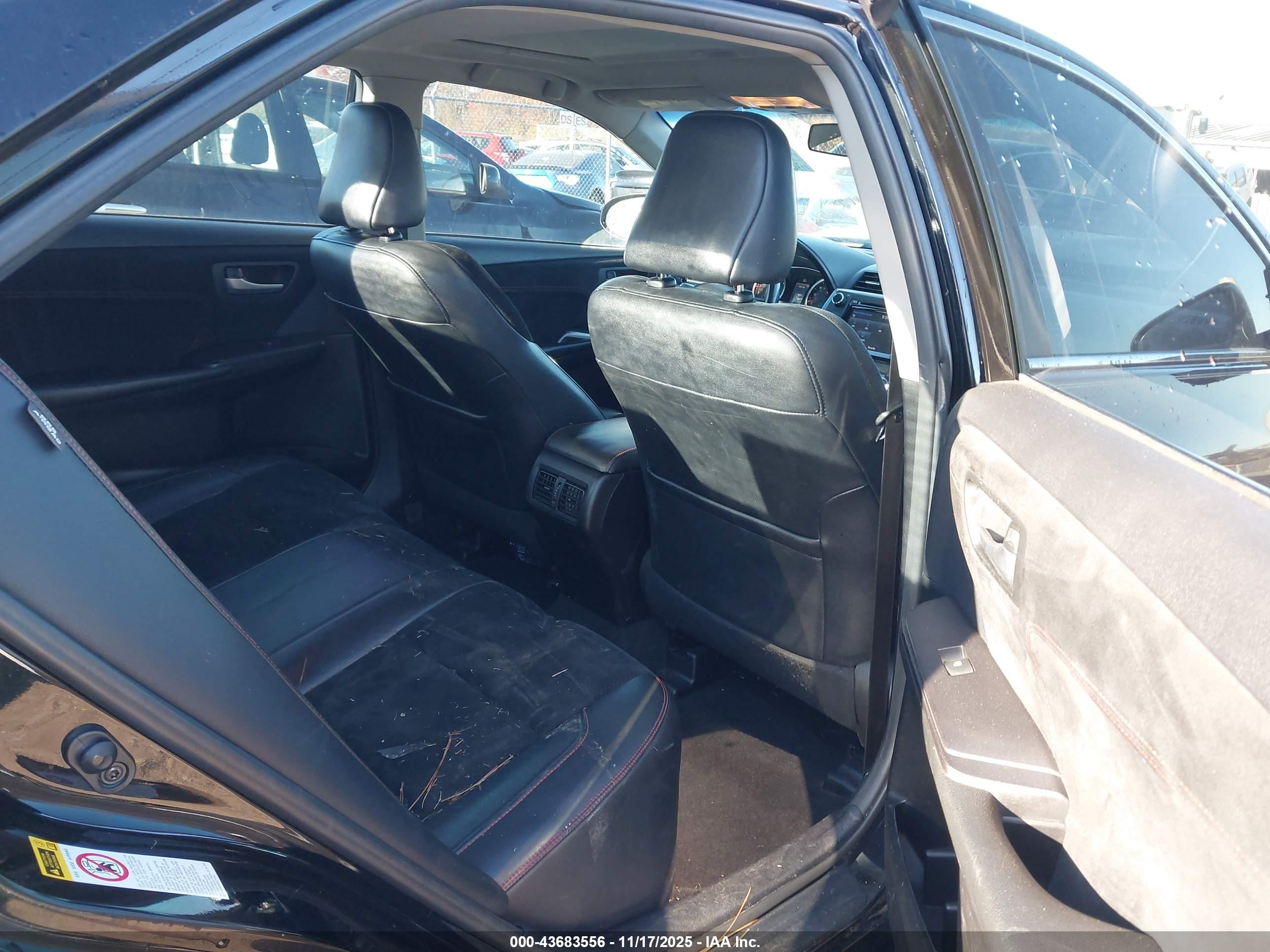 TOYOTA CAMRY image 8