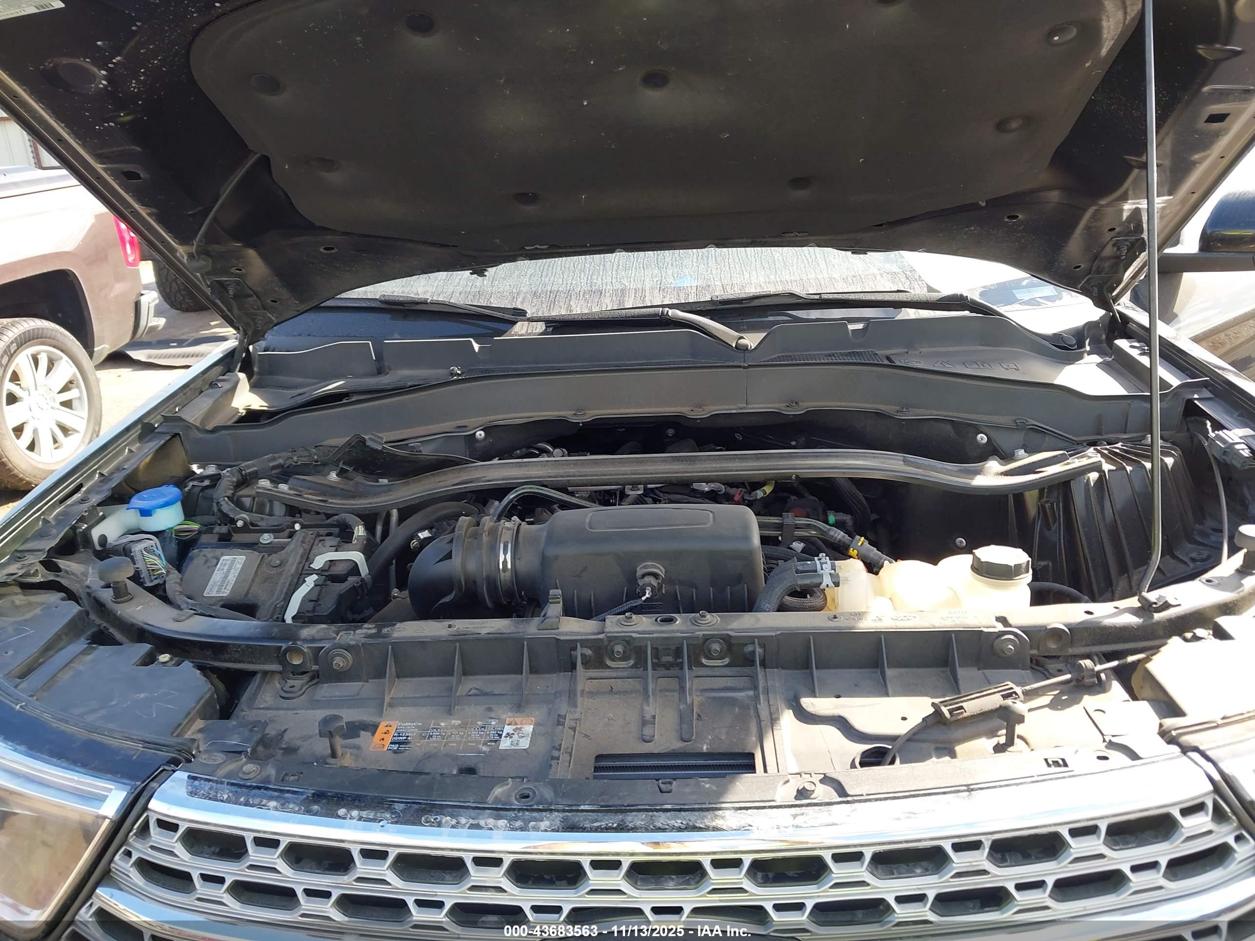 FORD EXPLORER image 10