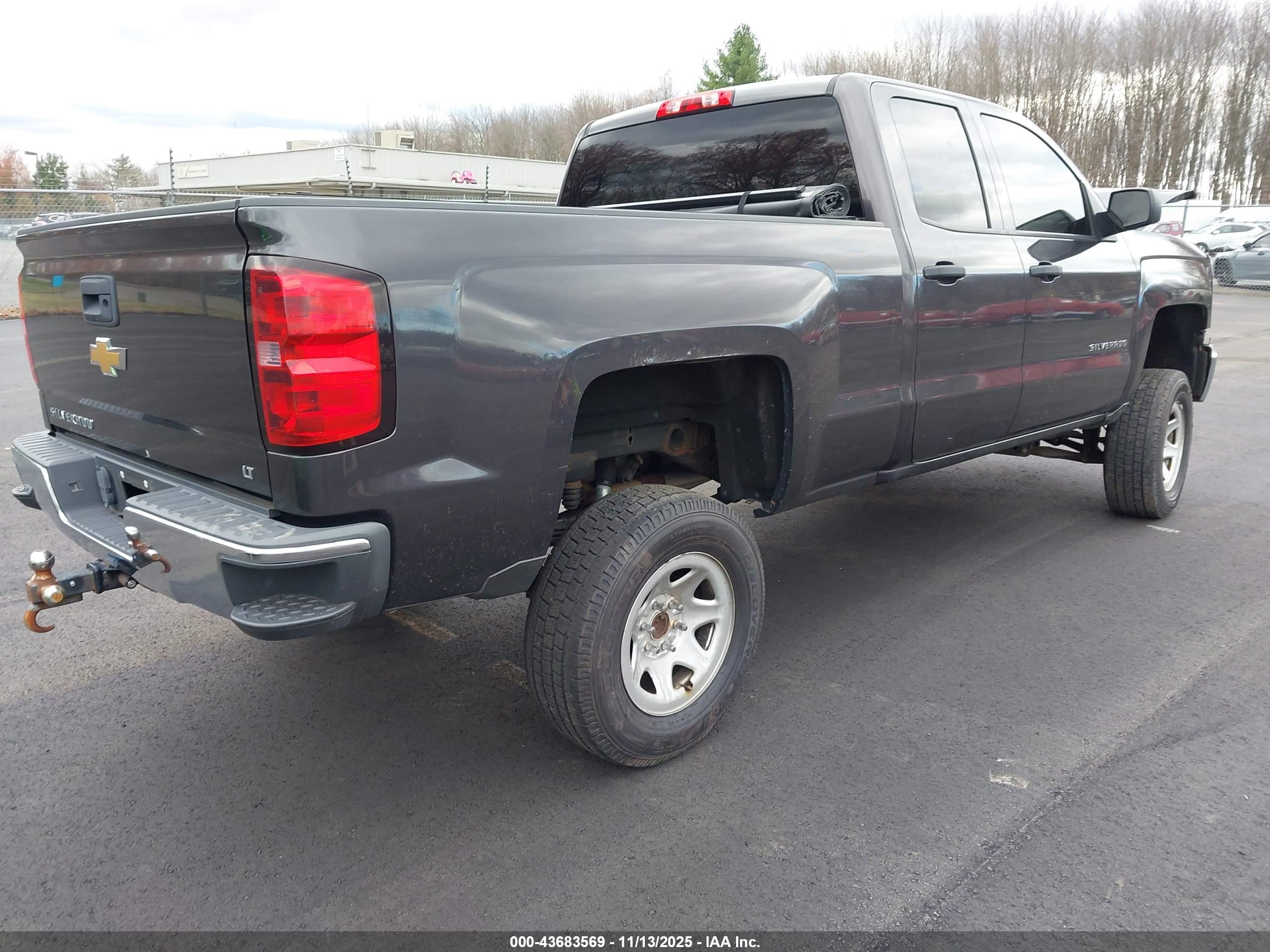CHEVROLET SILVERADO image 4