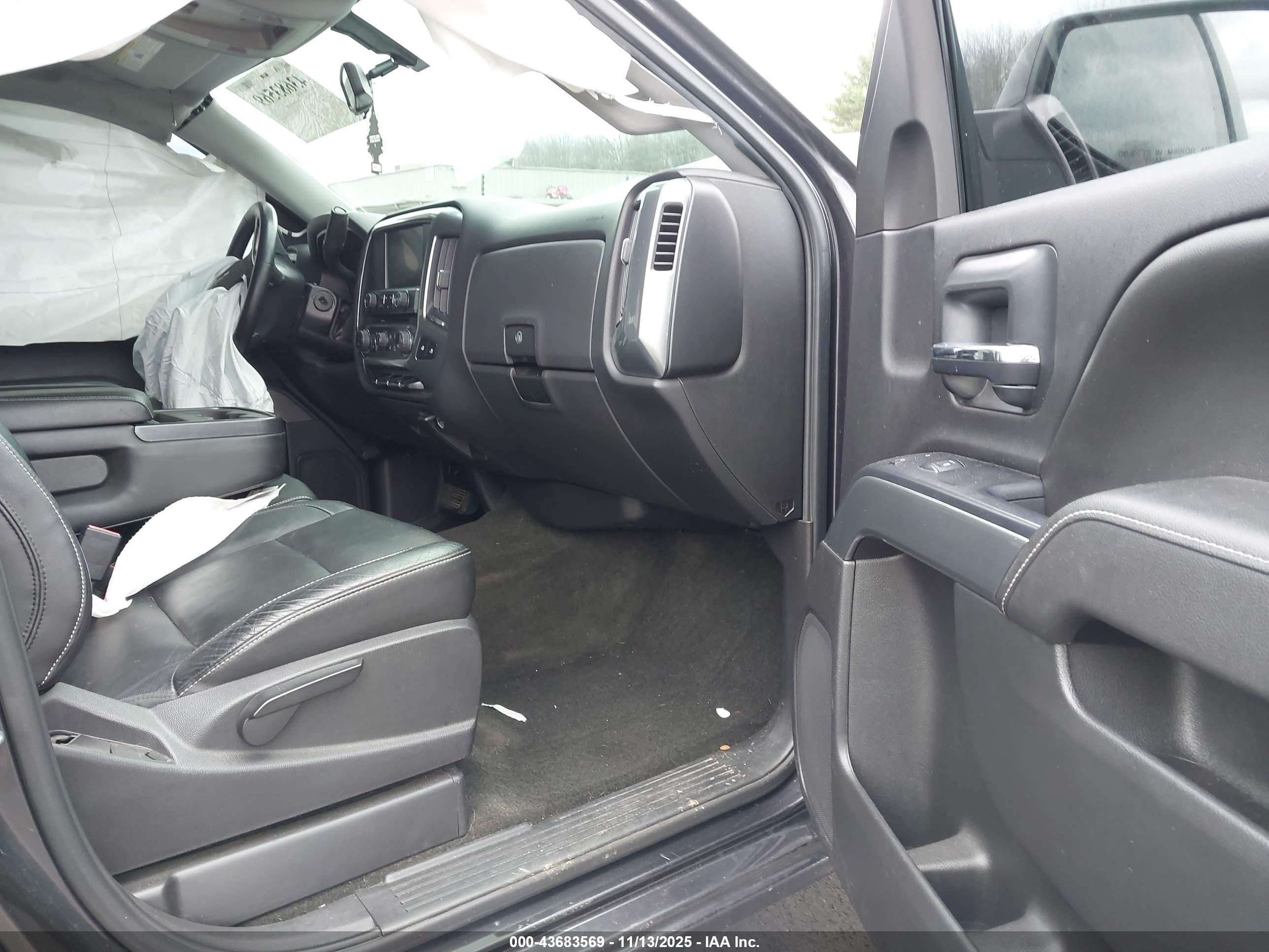 CHEVROLET SILVERADO image 5