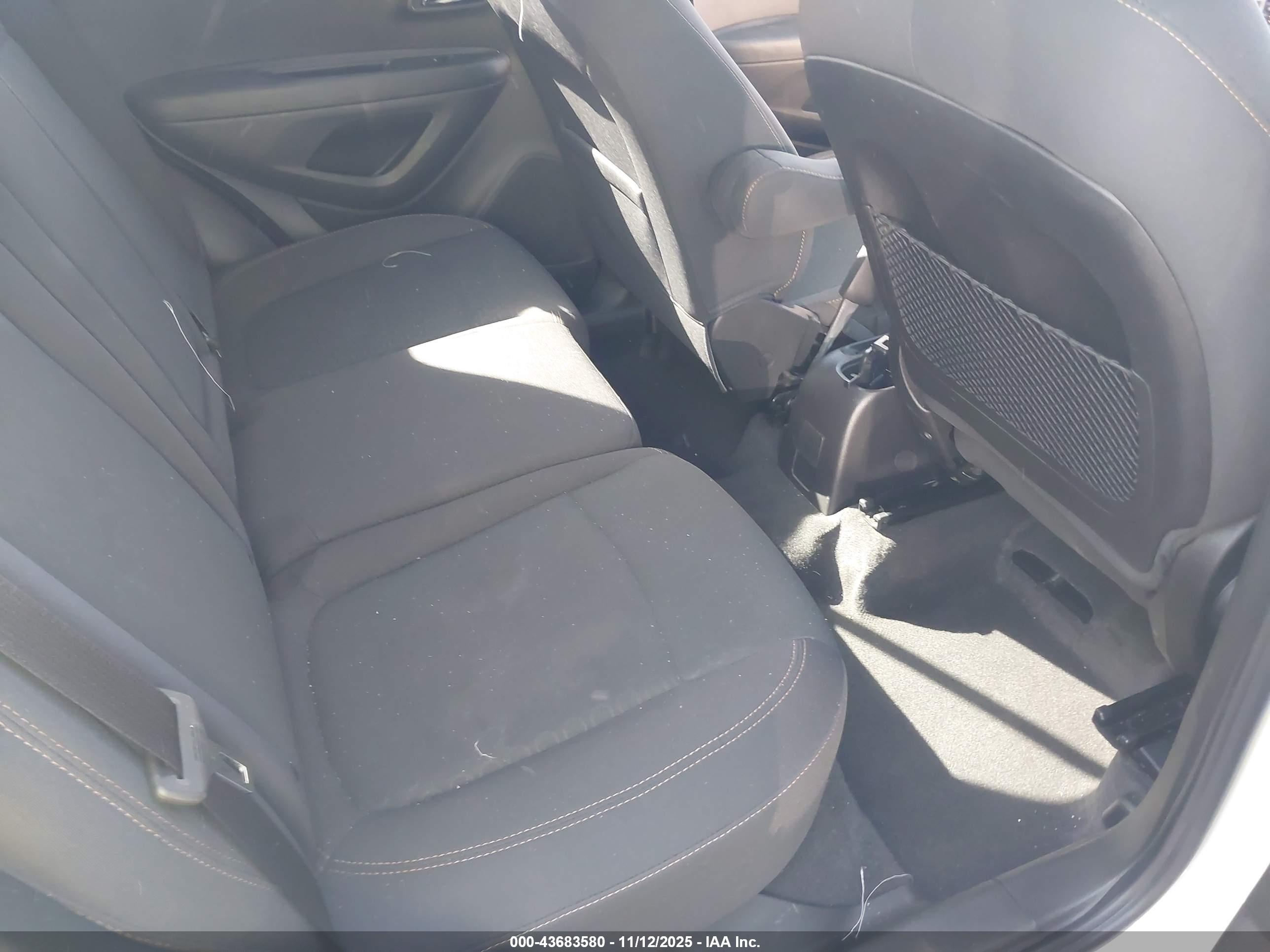 CHEVROLET TRAX image 8